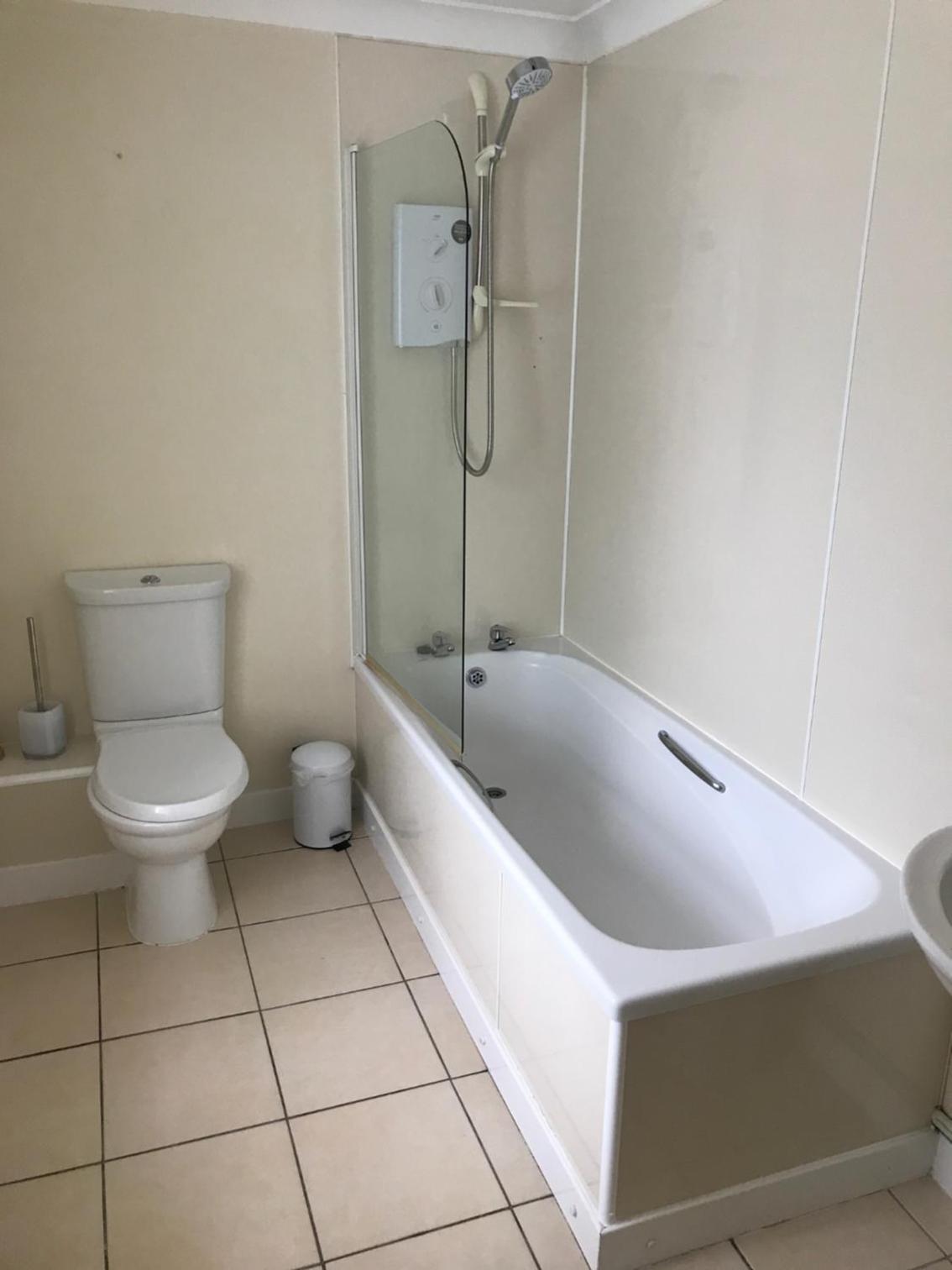 Triple Room with Bathroom - Photo 4