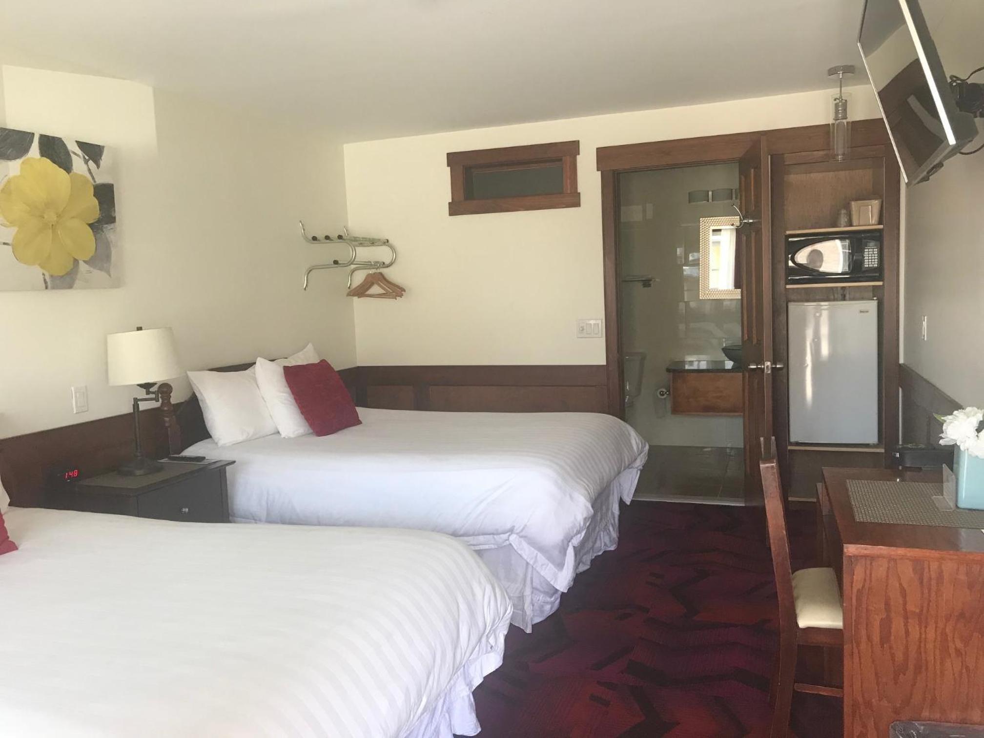 Double Room with Two Double Beds photo 1