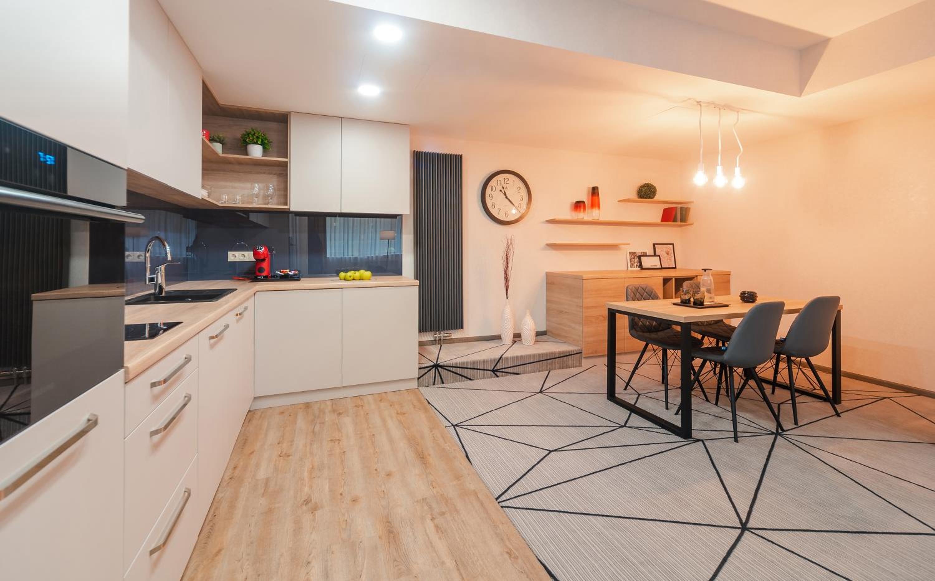 Apartment with Terrace - Photo 3