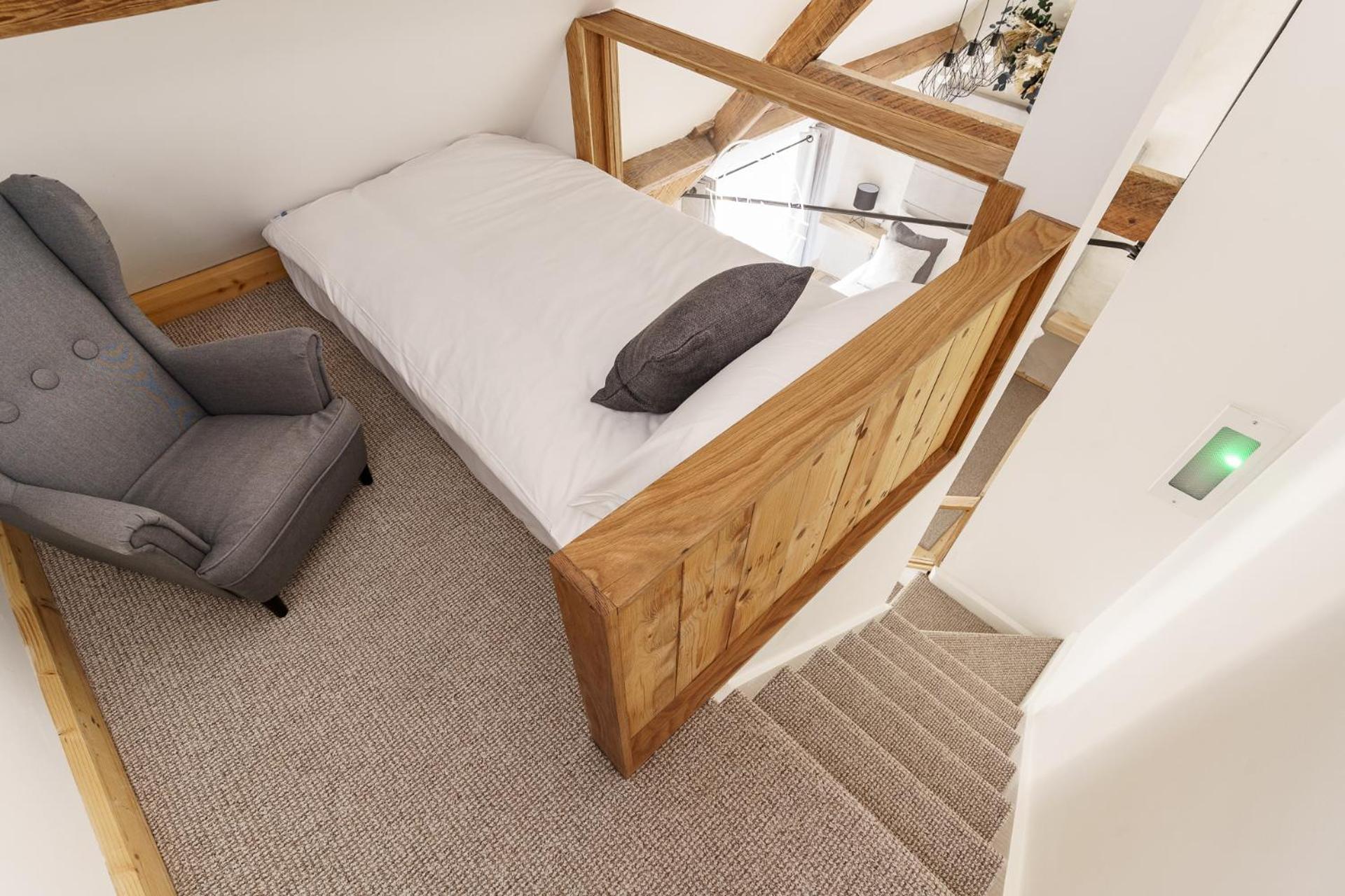 Deluxe Double Room (2 Adults + 1 Child) - Photo 2