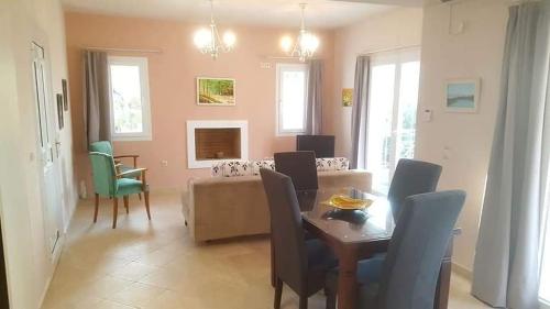One-Bedroom House photo 1