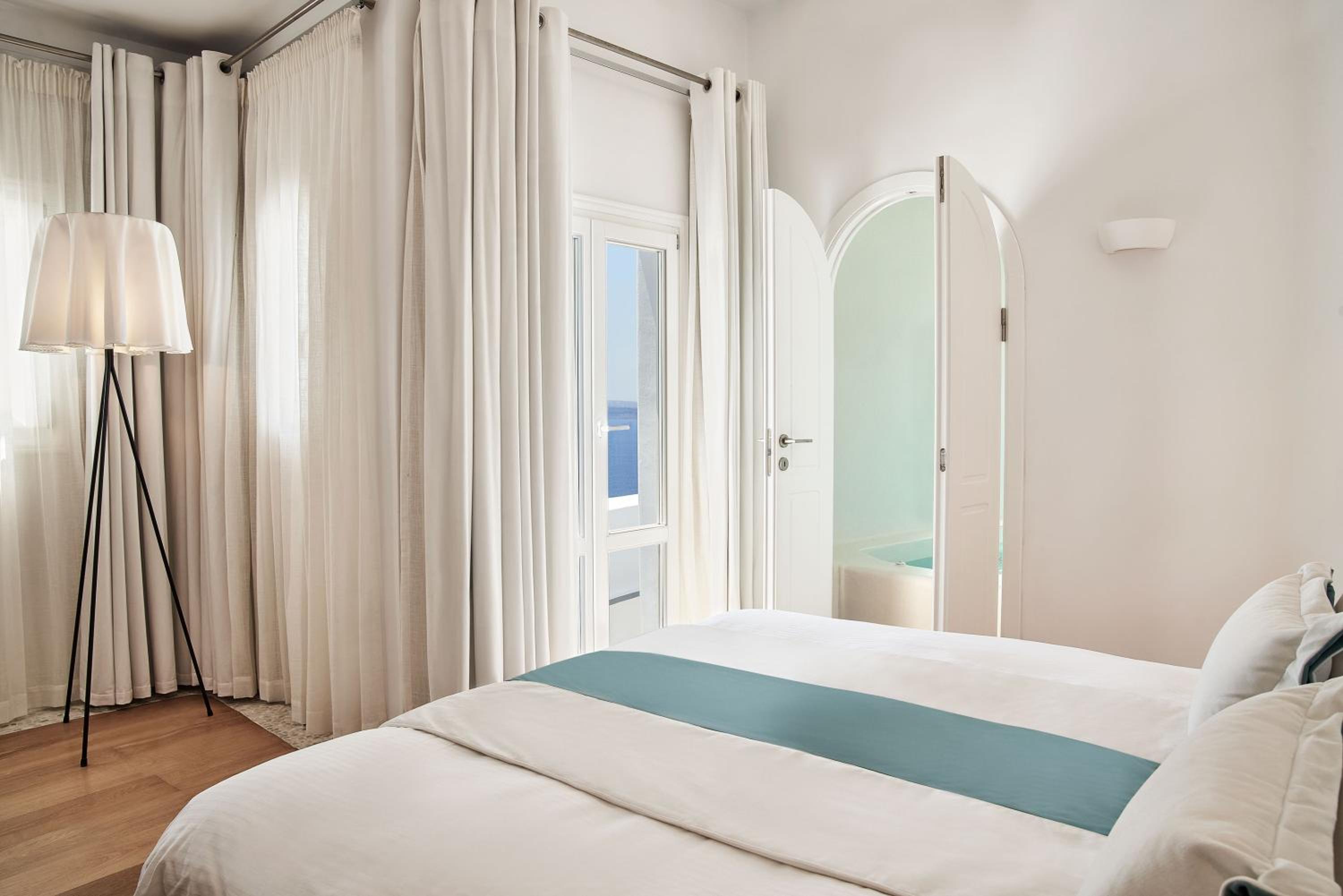 Superior Suite with Jetted Tub - Gea House