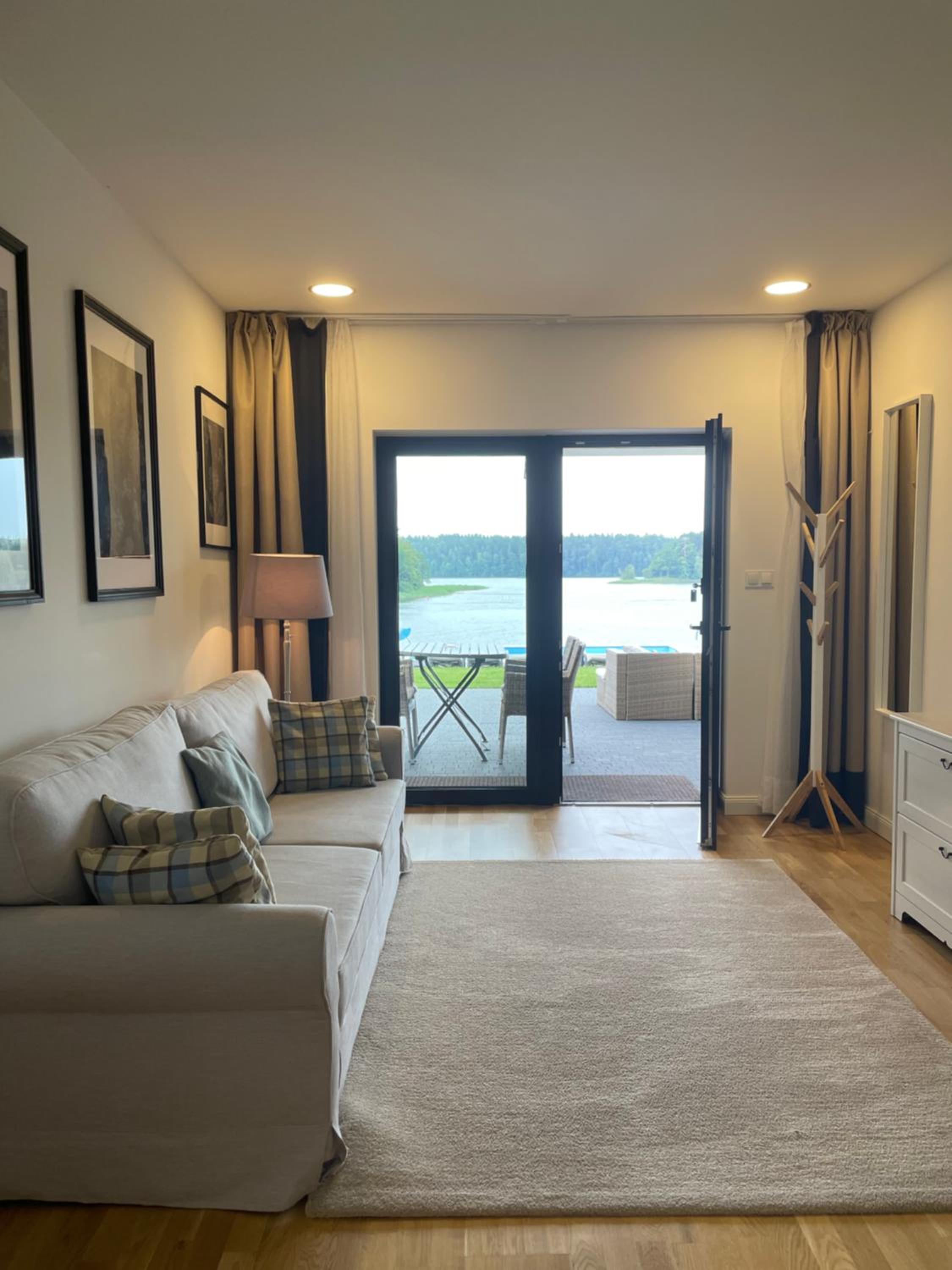 Quadruple Room with Lake View - Photo 3