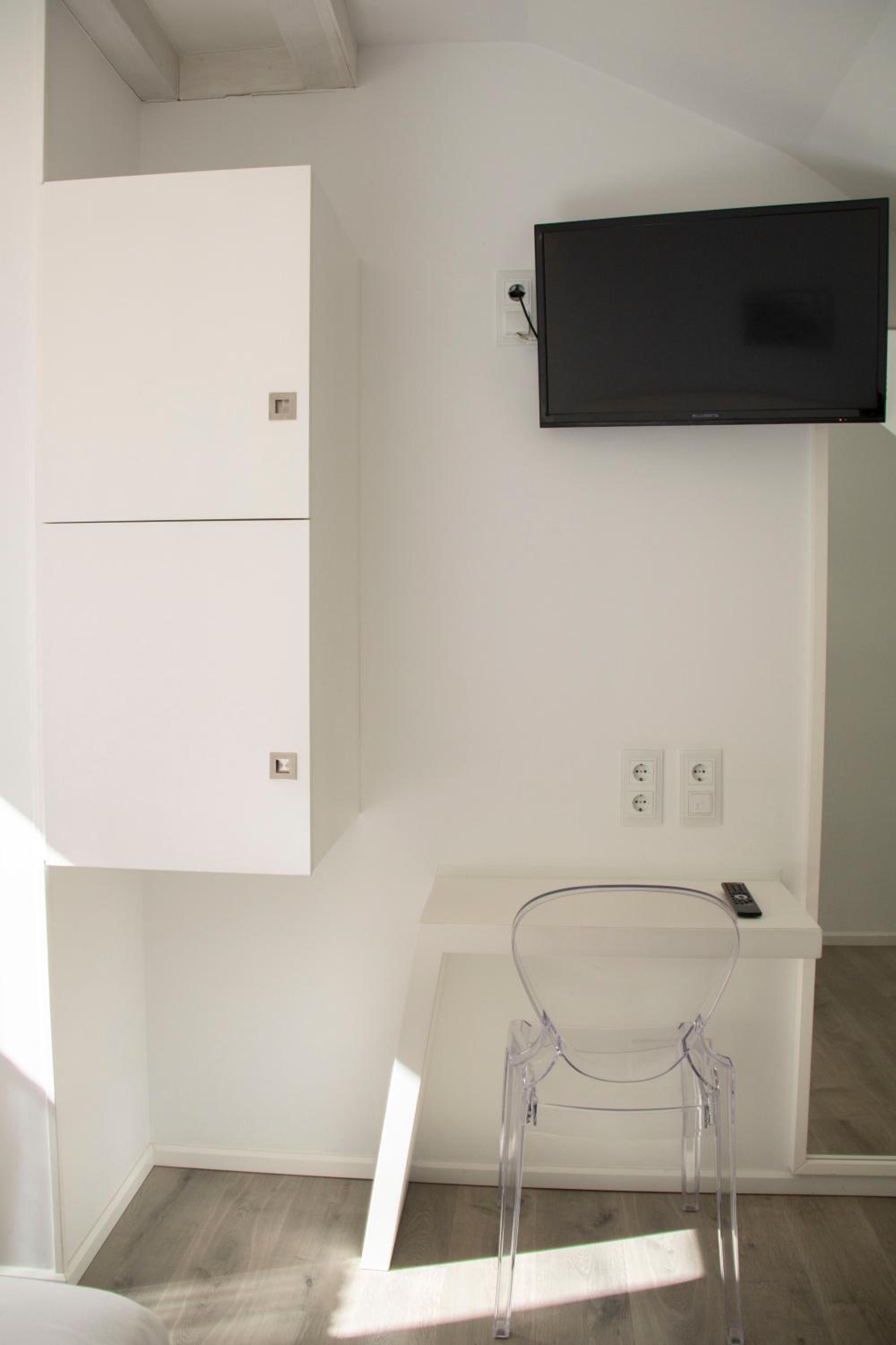 Standard Double or Twin Room photo 2