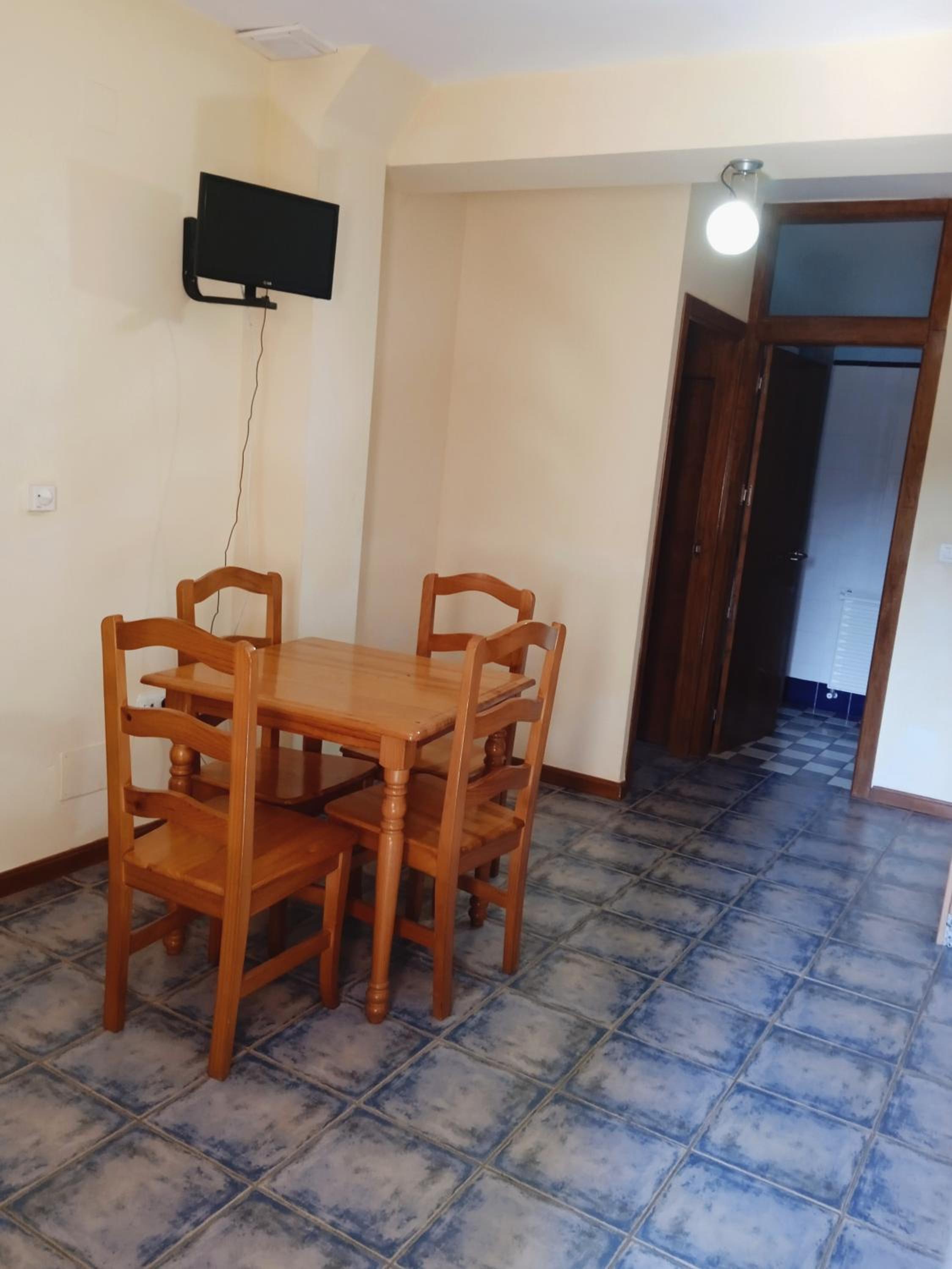 Apartment (5 Adults) - Photo 3