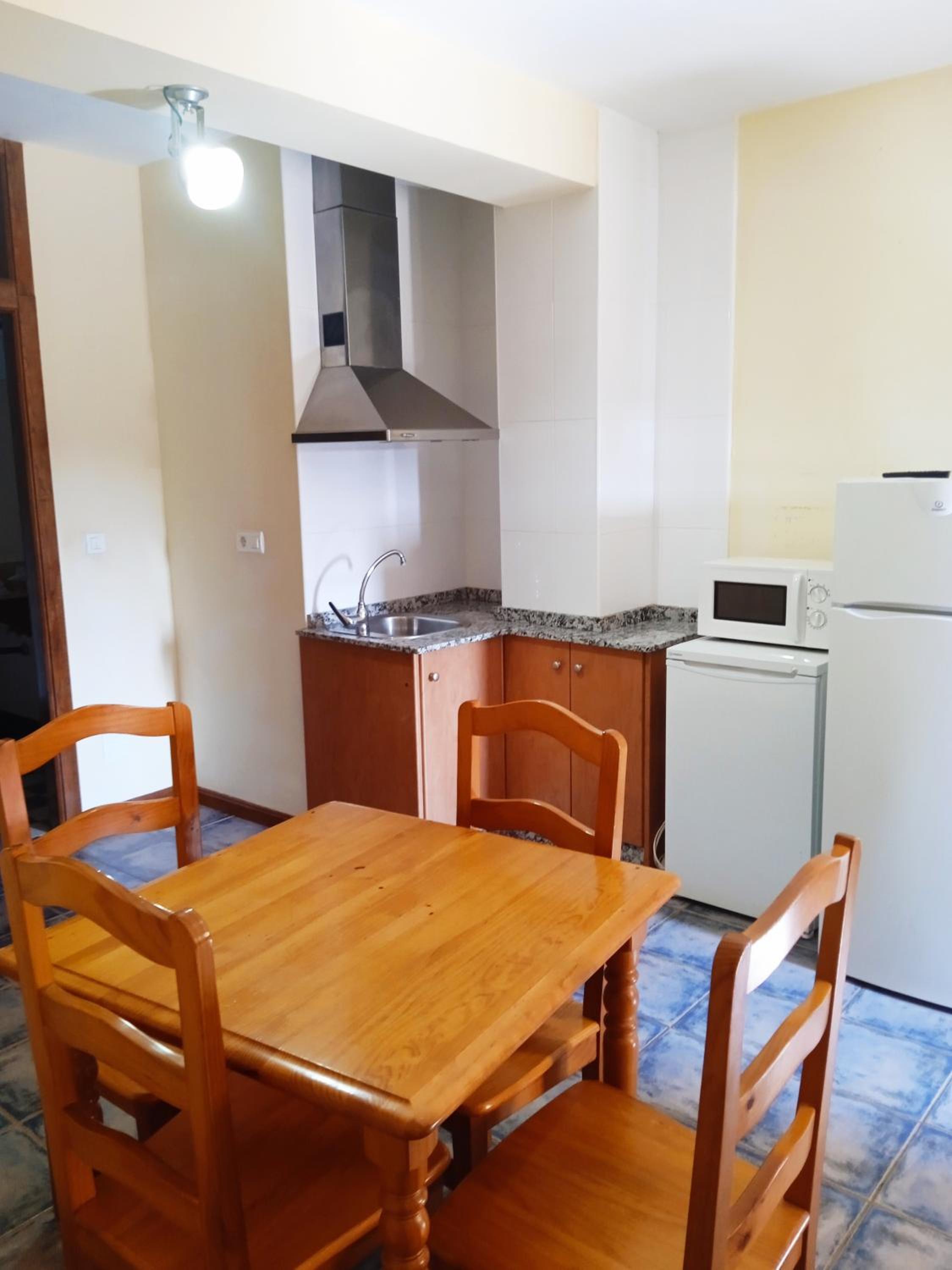 Apartment (5 Adults) - Photo 2