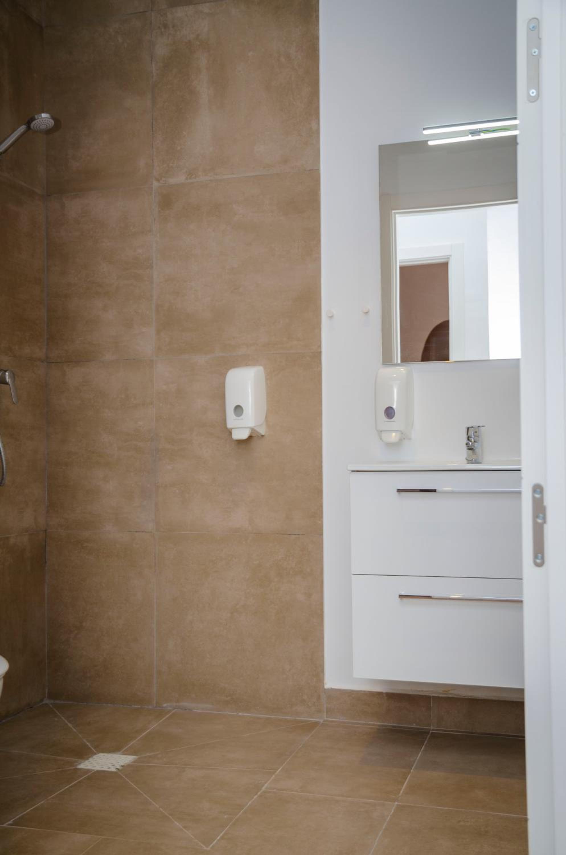 Double Room - Disability Access - Photo 2