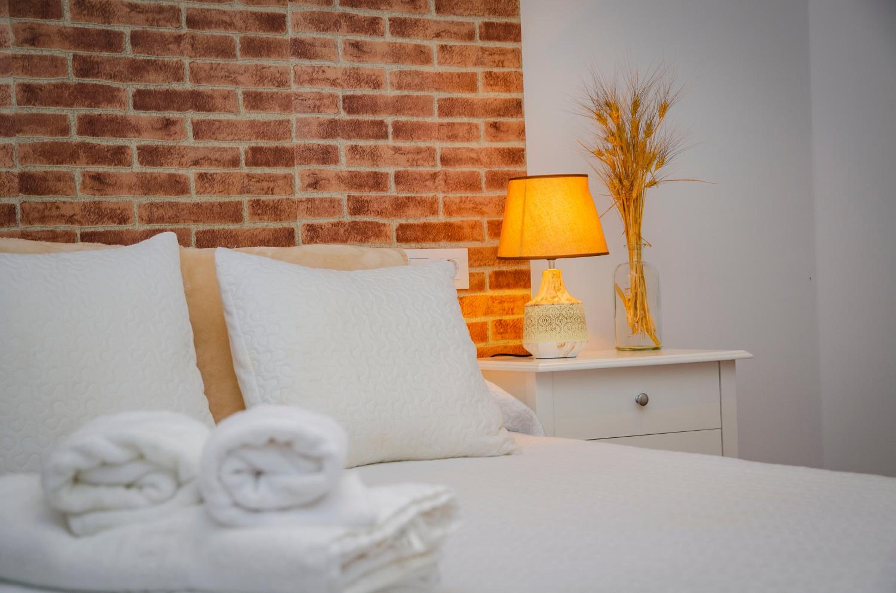 Double Room - Disability Access - Photo 1