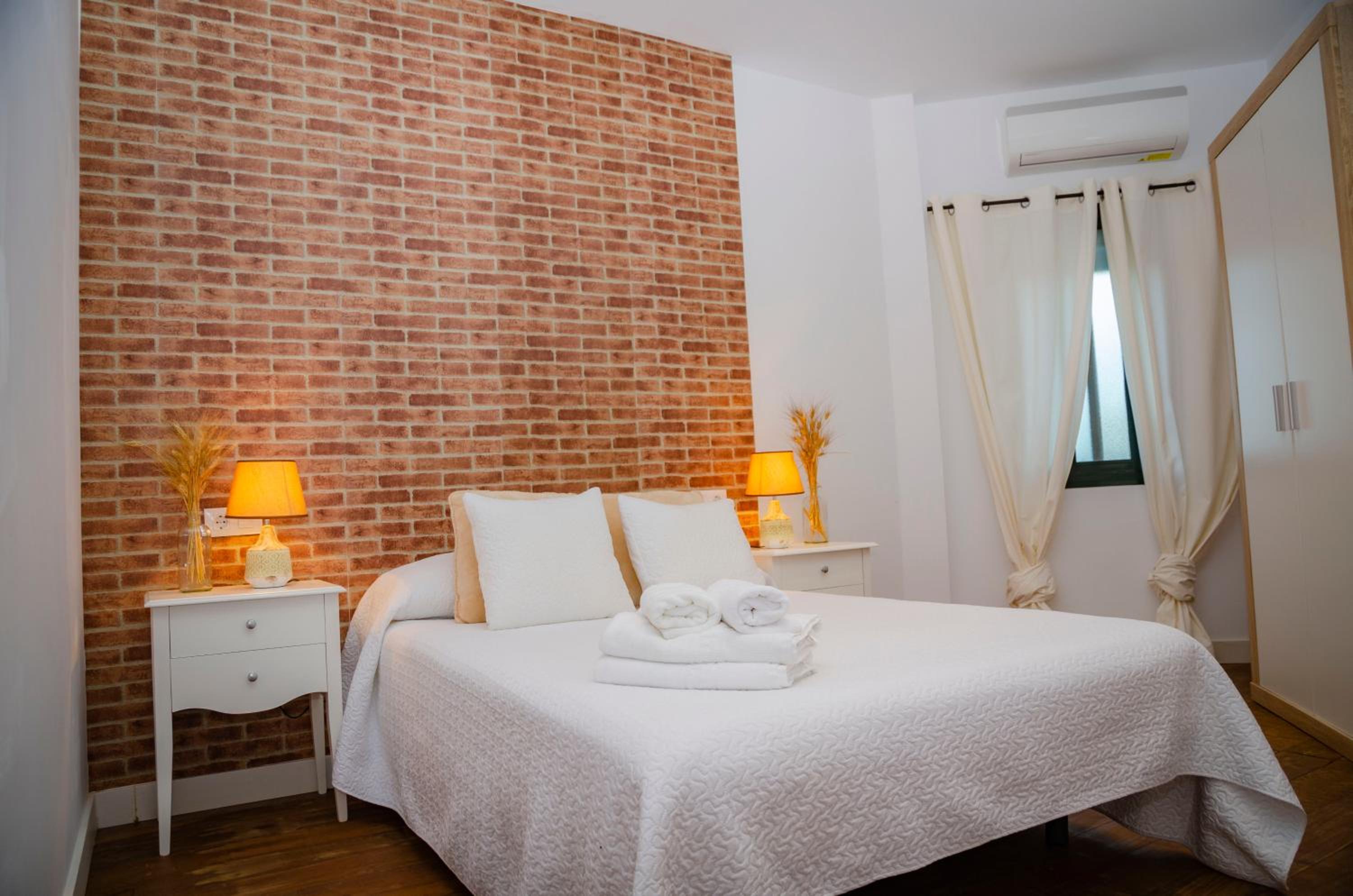 Double Room - Disability Access - Photo 4