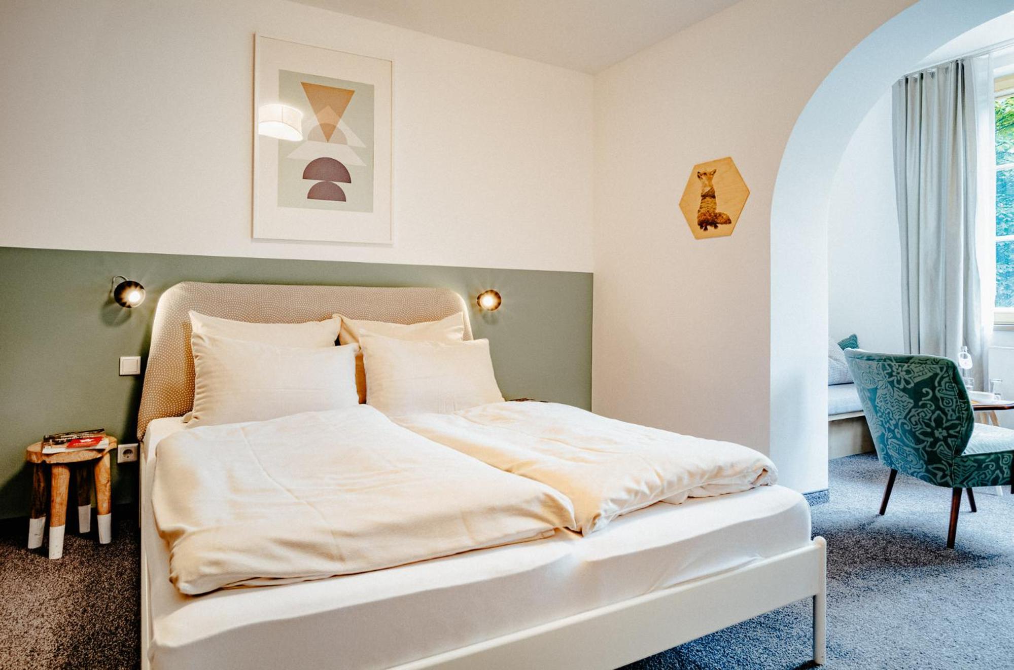 Standard Double or Twin Room - Photo 10