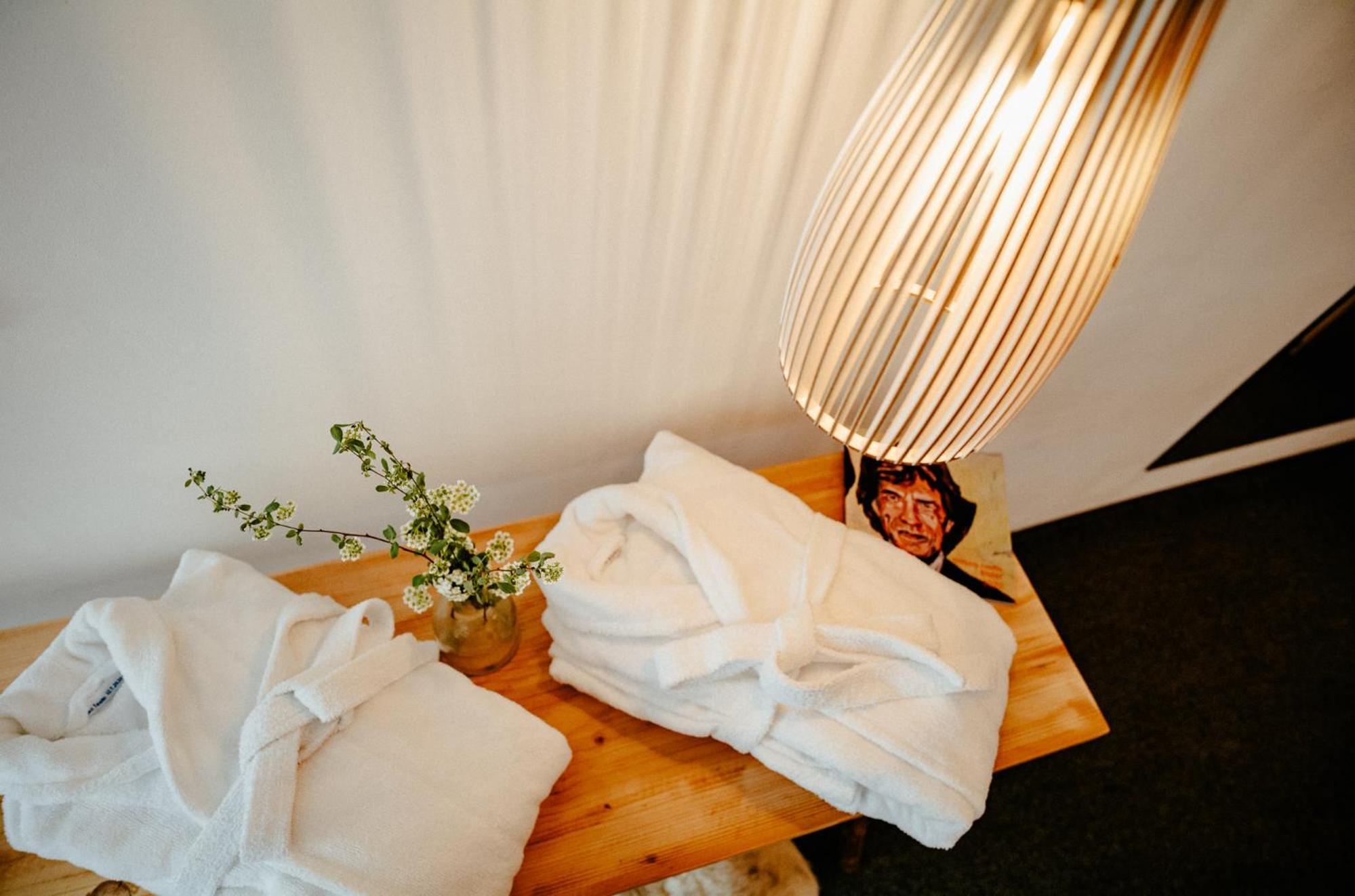 Standard Double or Twin Room - Photo 8