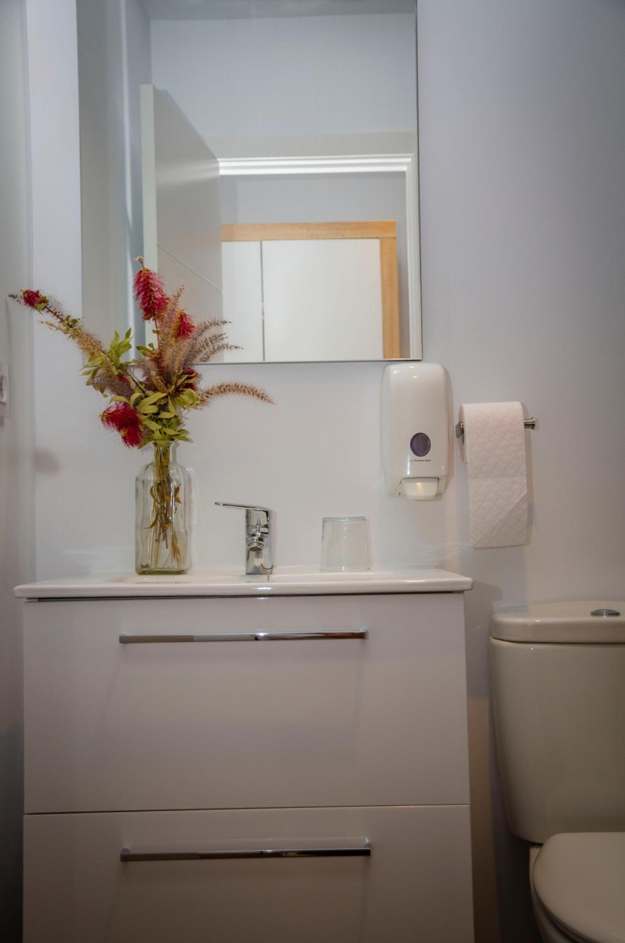 Standard Quadruple Room - Photo 6