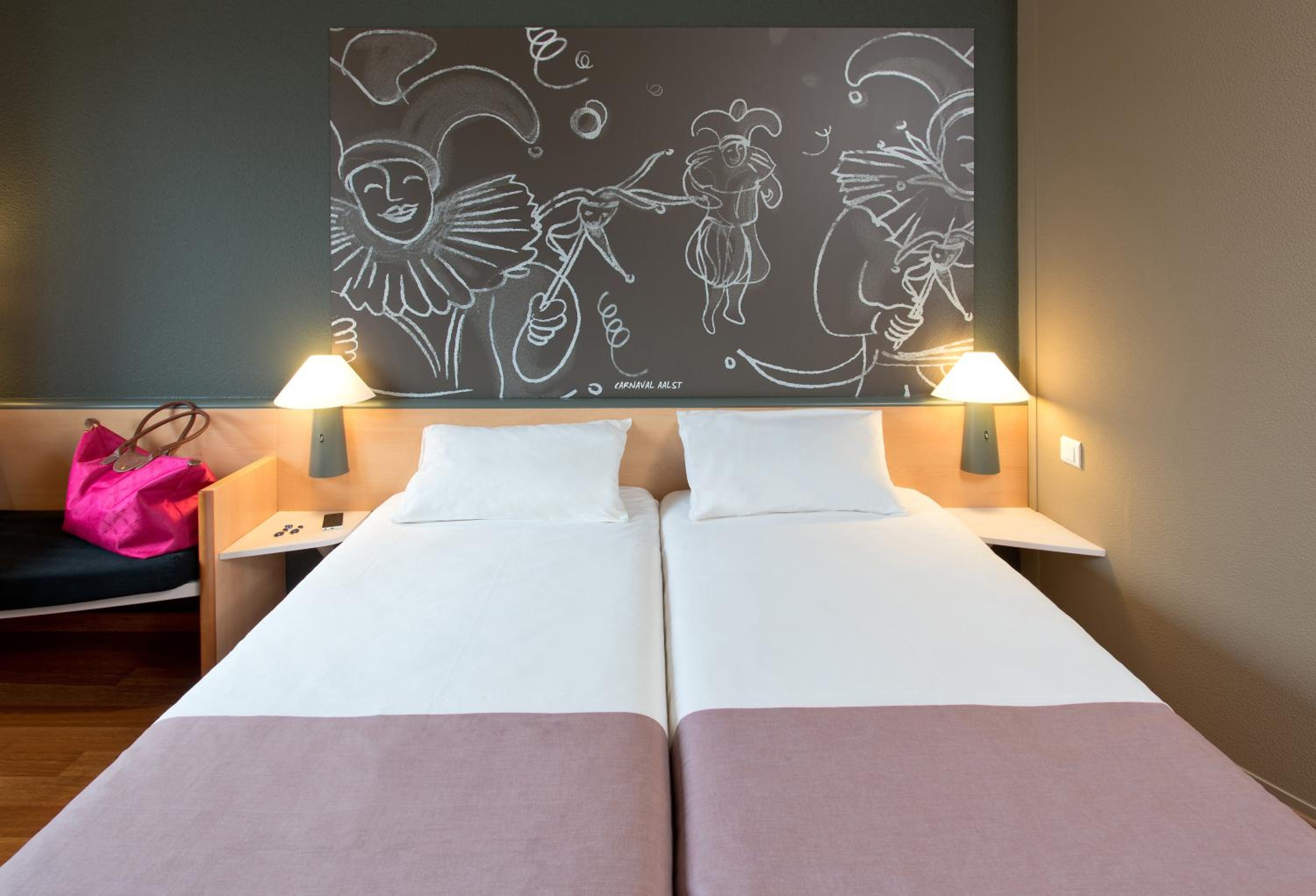 Twin Room - Photo 2