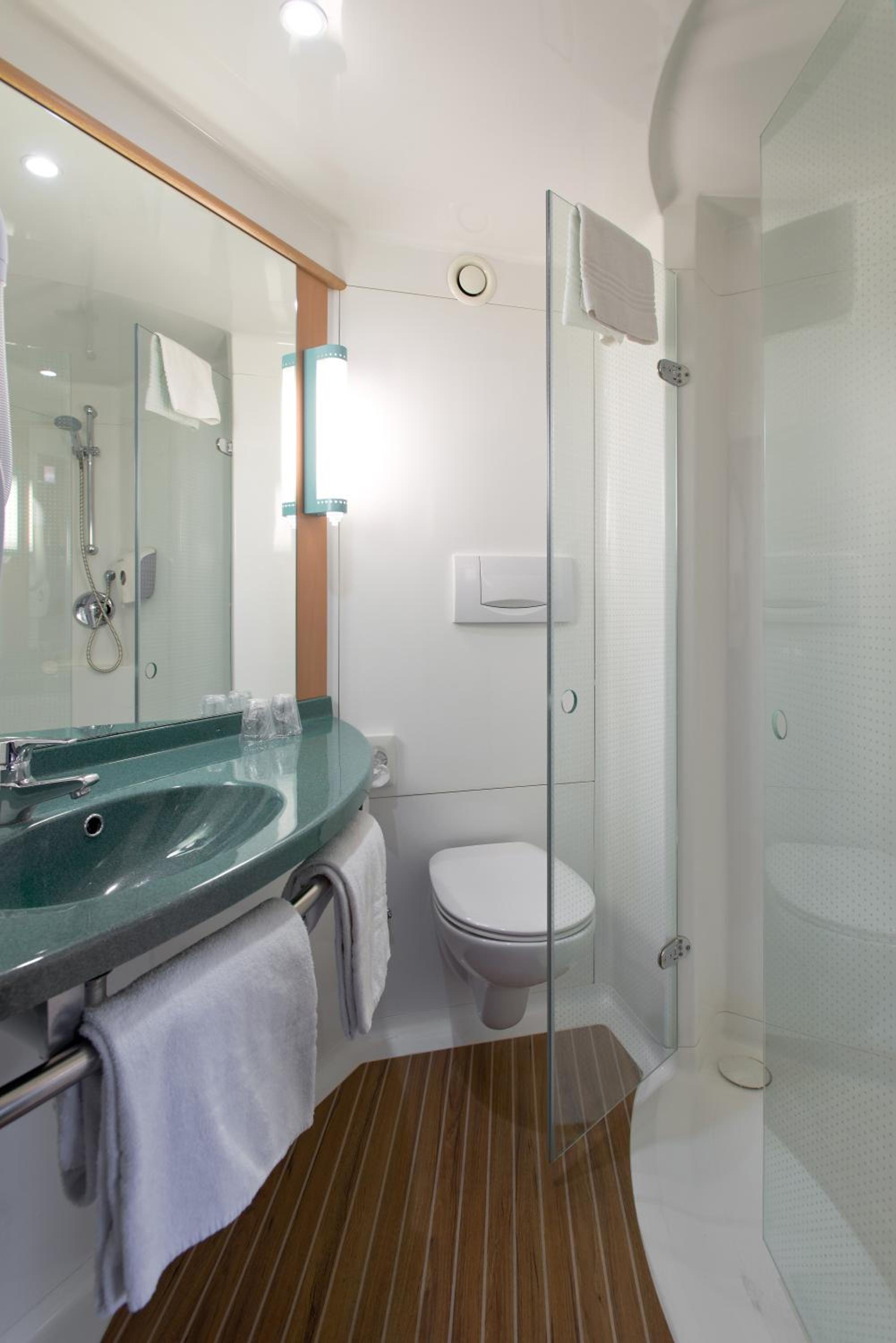 Standard Double Room - Photo 4