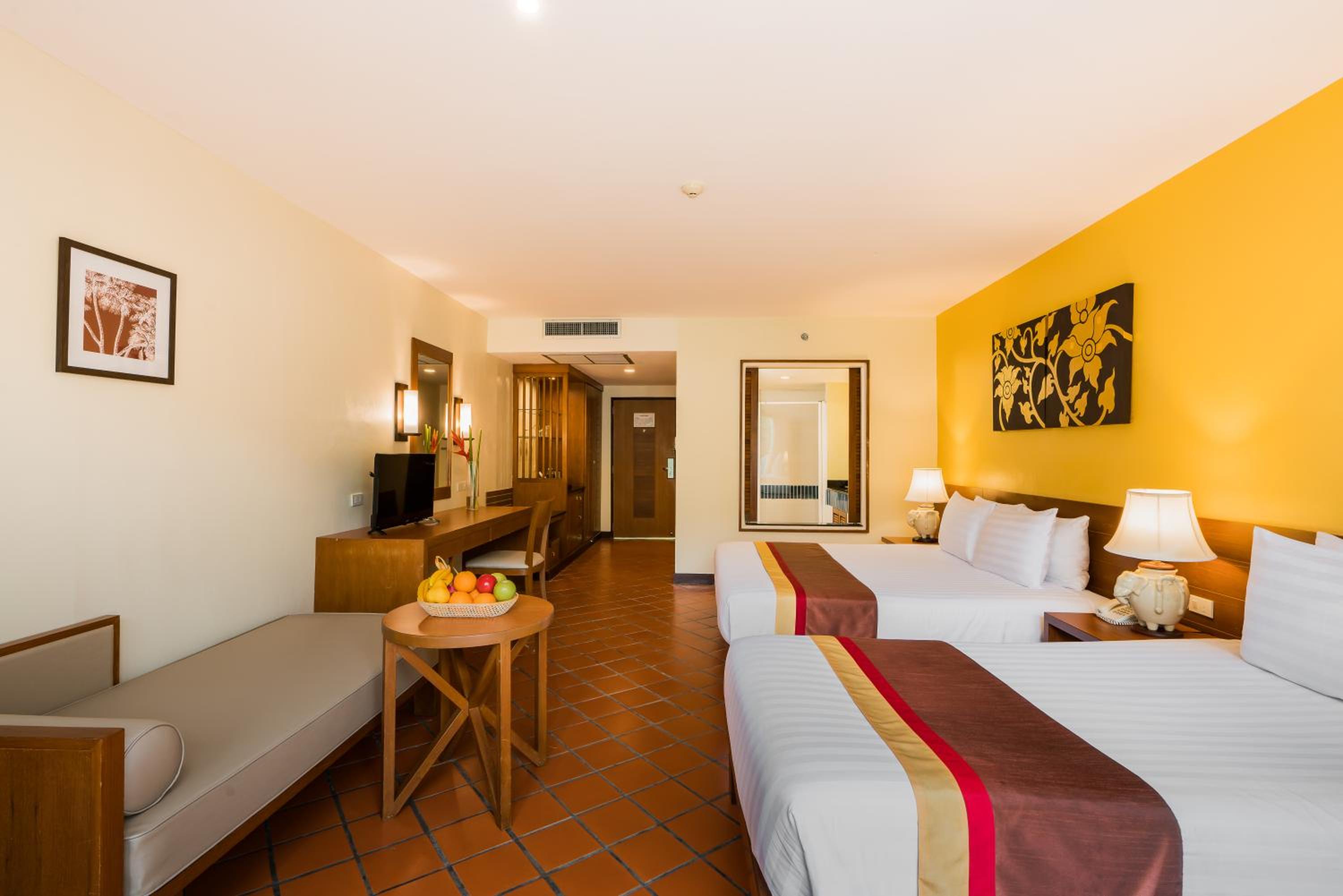 Triple Room with Pool View photo 3