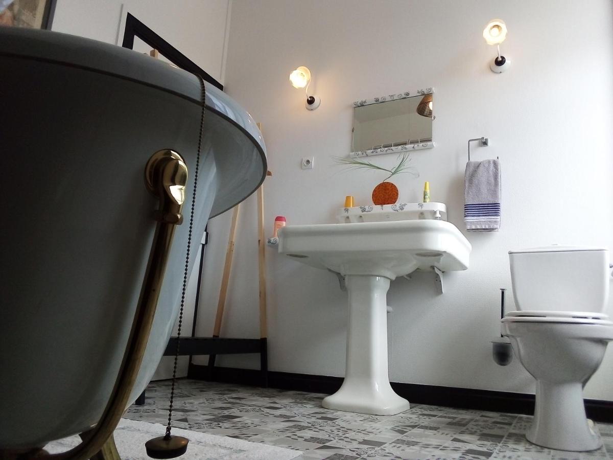 Triple Room with Private Bathroom photo 3