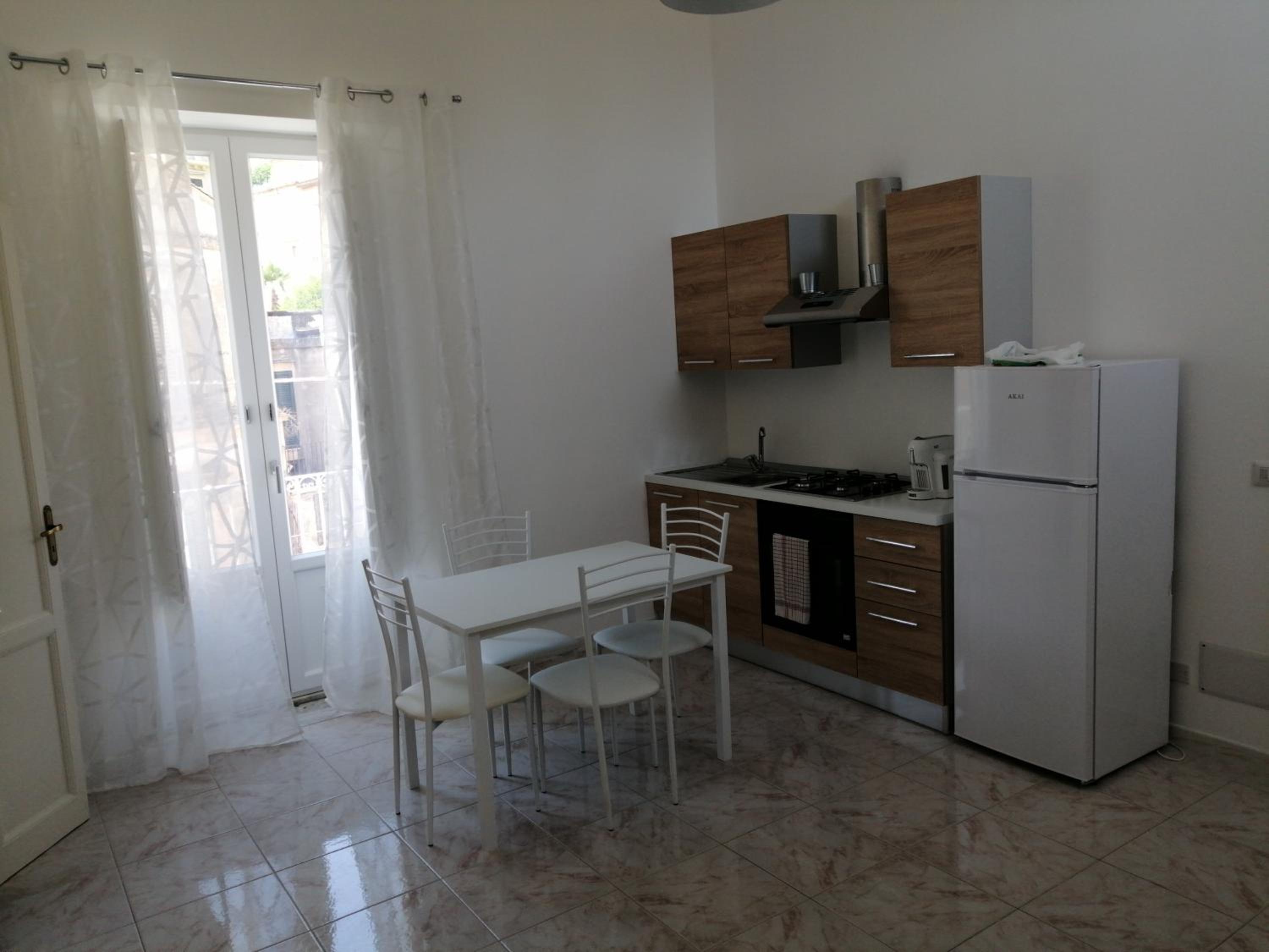 One-Bedroom House - Photo 3