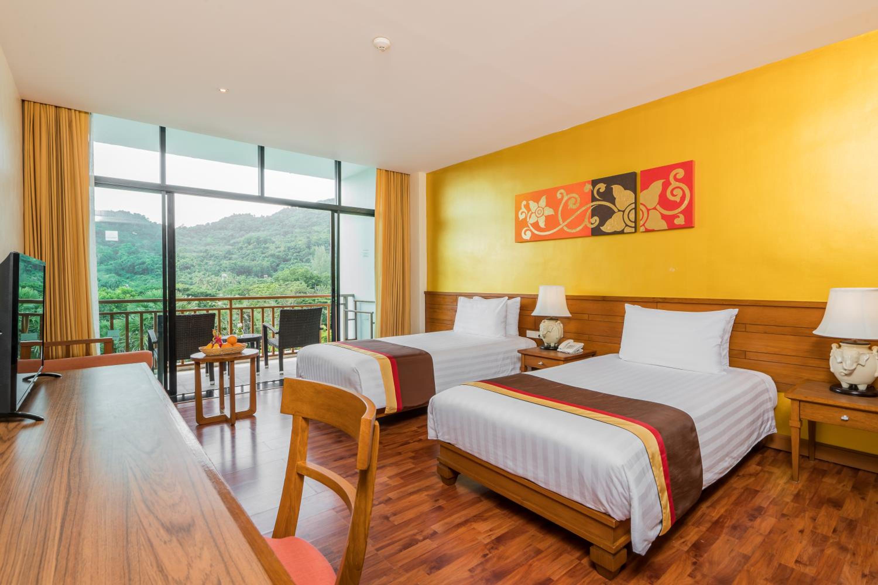 Deluxe Double or Twin Room with Pool View photo 1