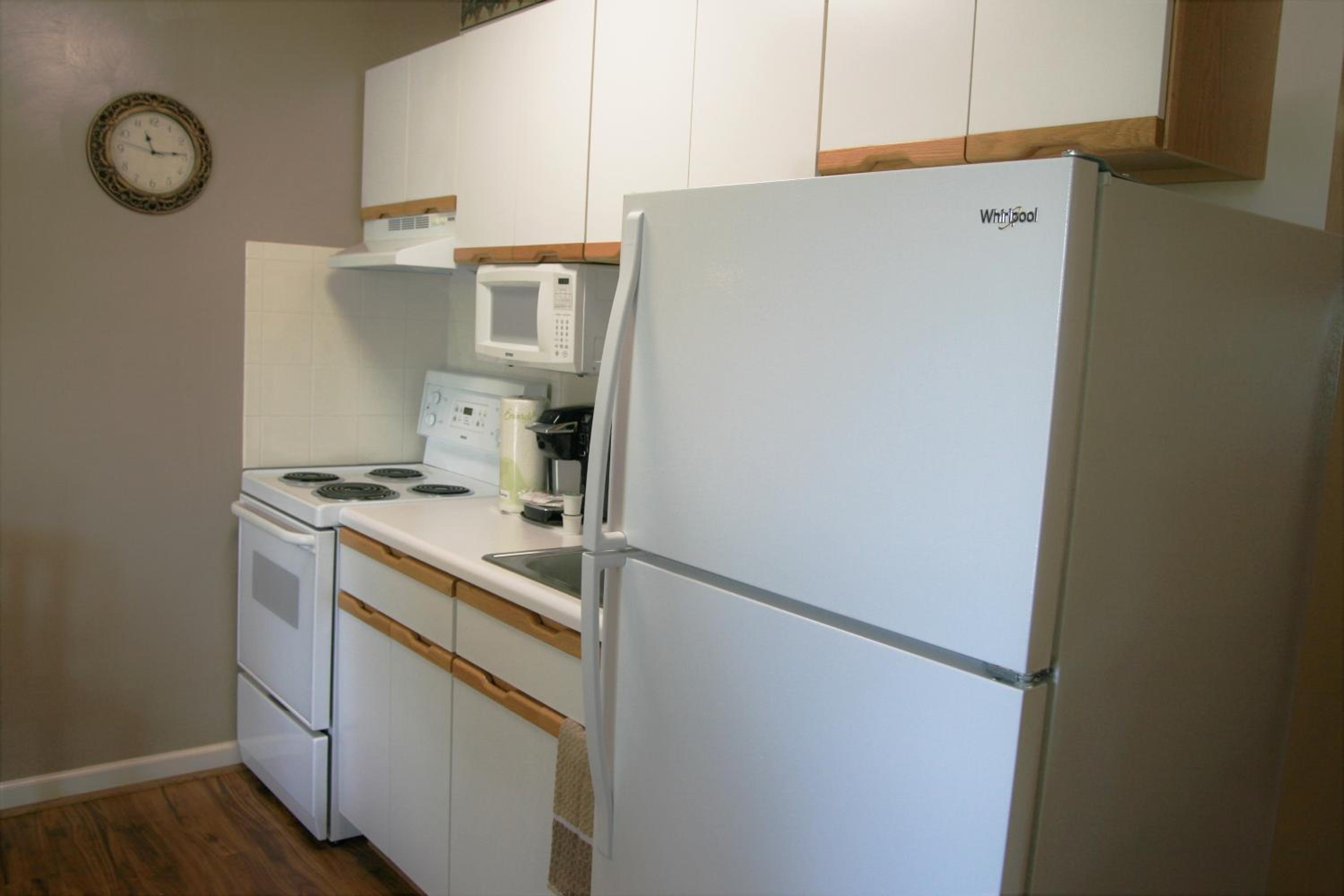 One-Bedroom Suite - Photo 3
