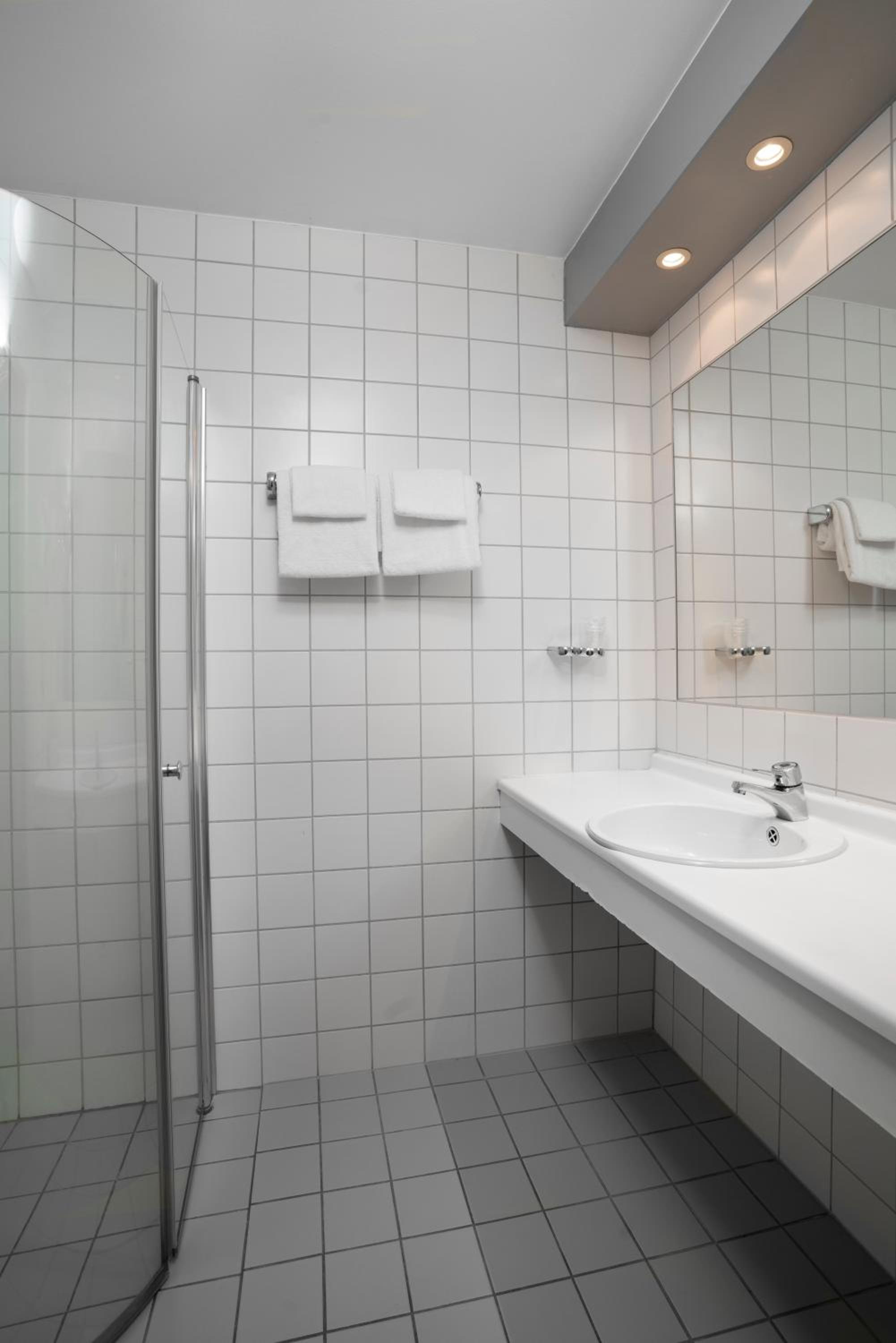 Double Room (begrenset utsikt) - Photo 4