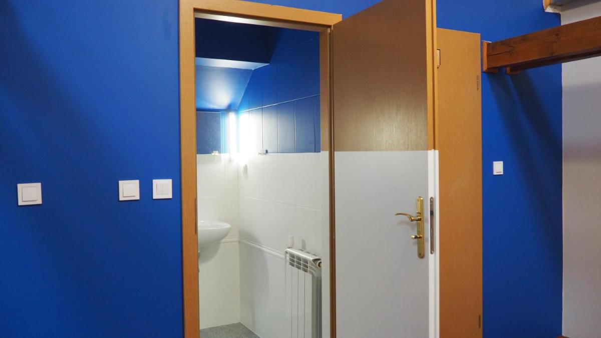 Mixed Dormitory Room photo 3