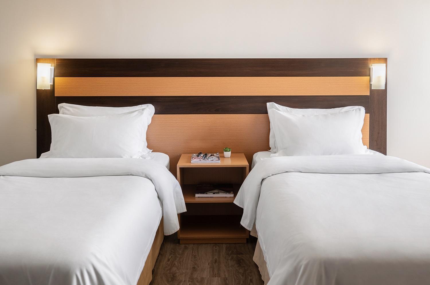 Standard Twin - 2 Single Beds - Photo 3