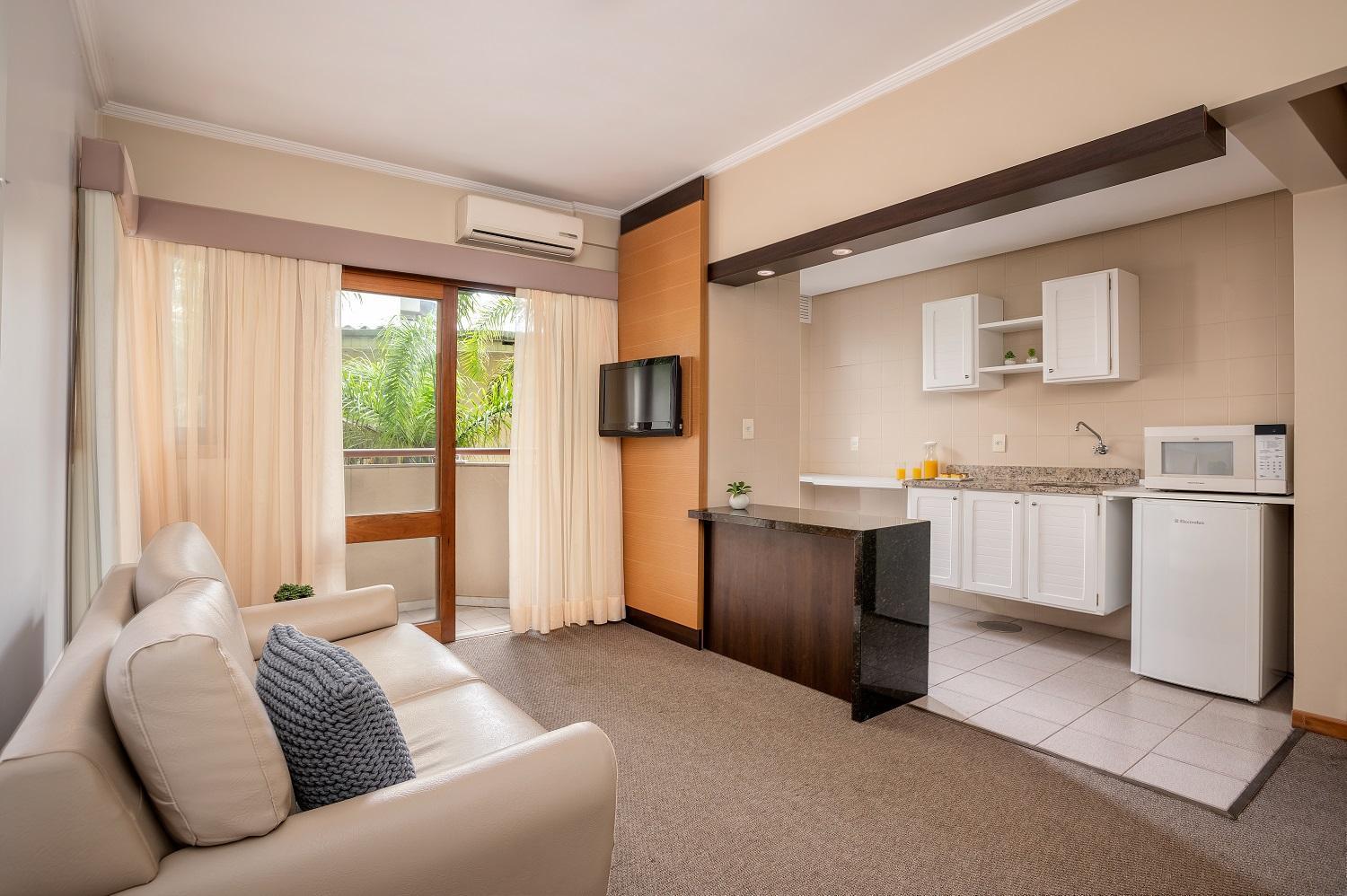Luxury Double - 1 Double Bed and 2 Single Beds - Photo 4