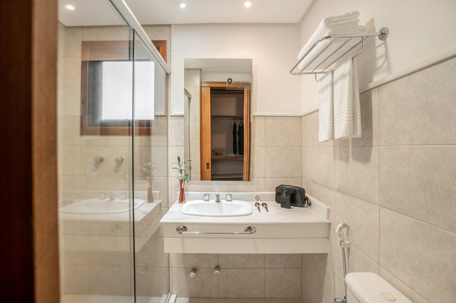 Luxury Double - 1 Double Bed and 2 Single Beds - Photo 7