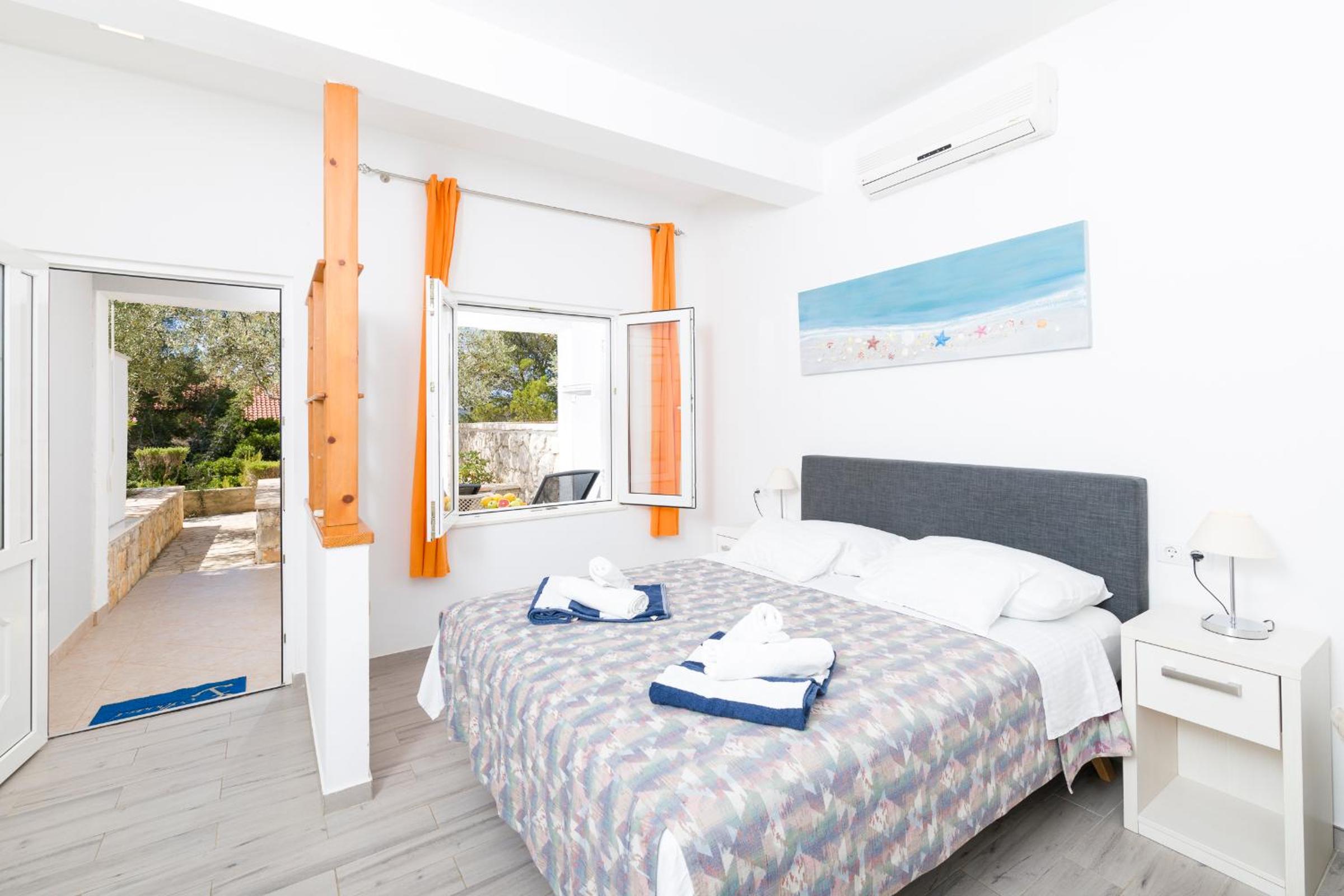 Studio Apartment photo 3