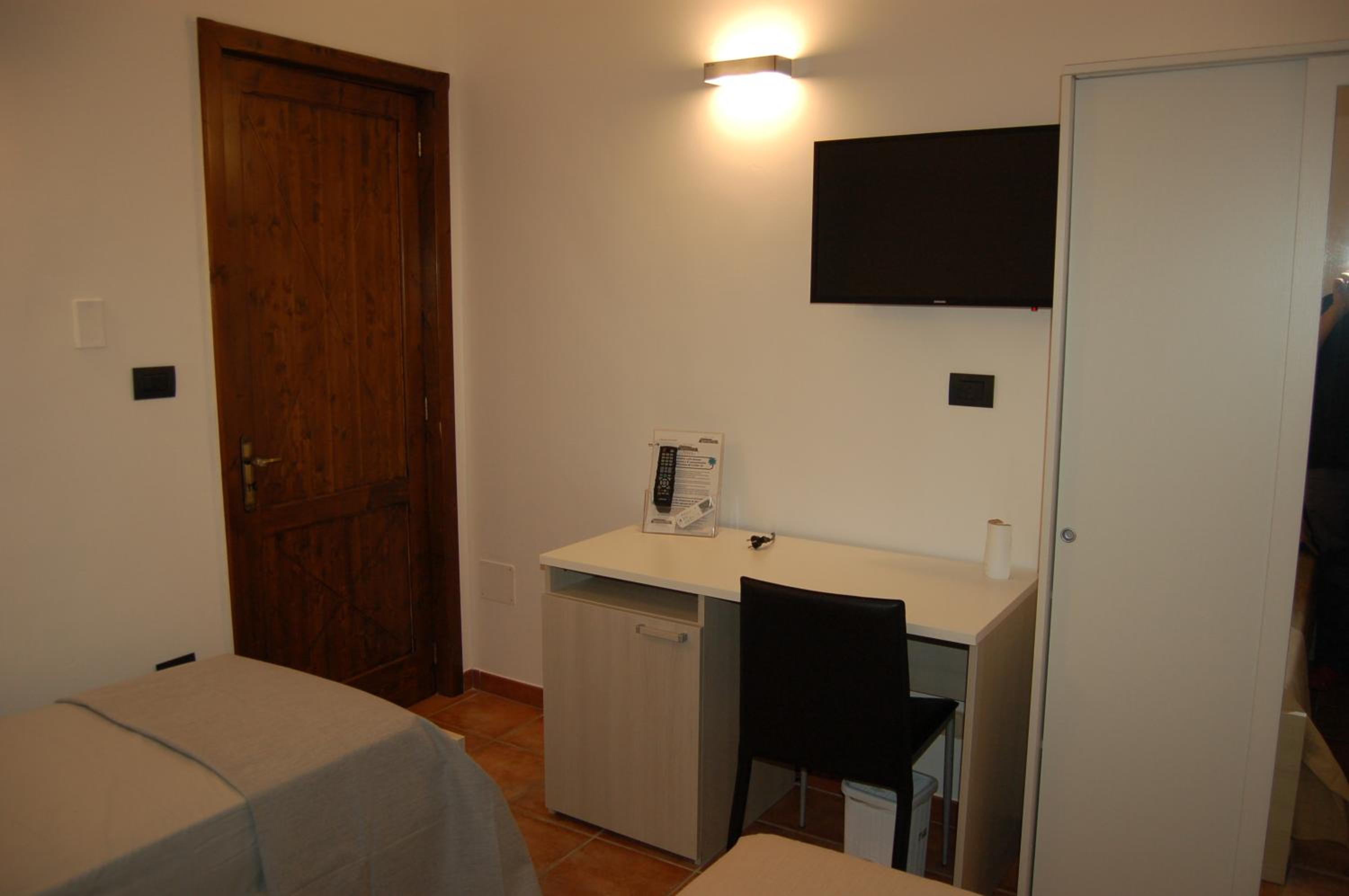 Deluxe Double or Twin Room photo 2