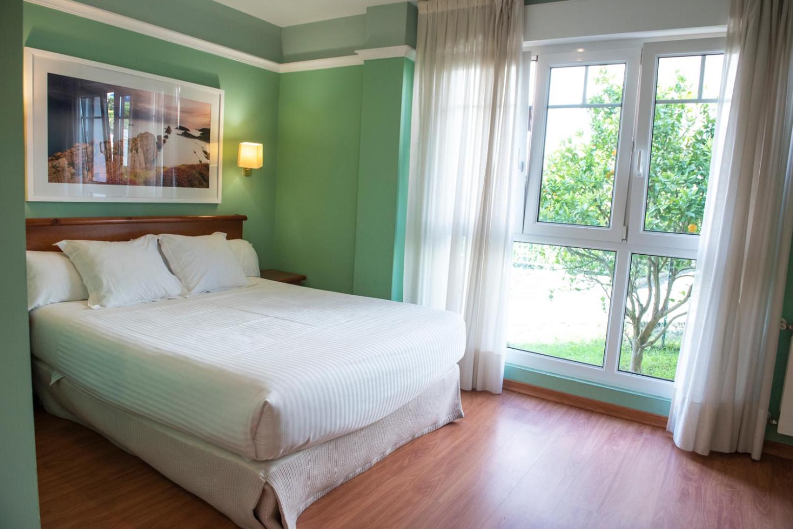 Standard Double or Twin Room - Photo 5