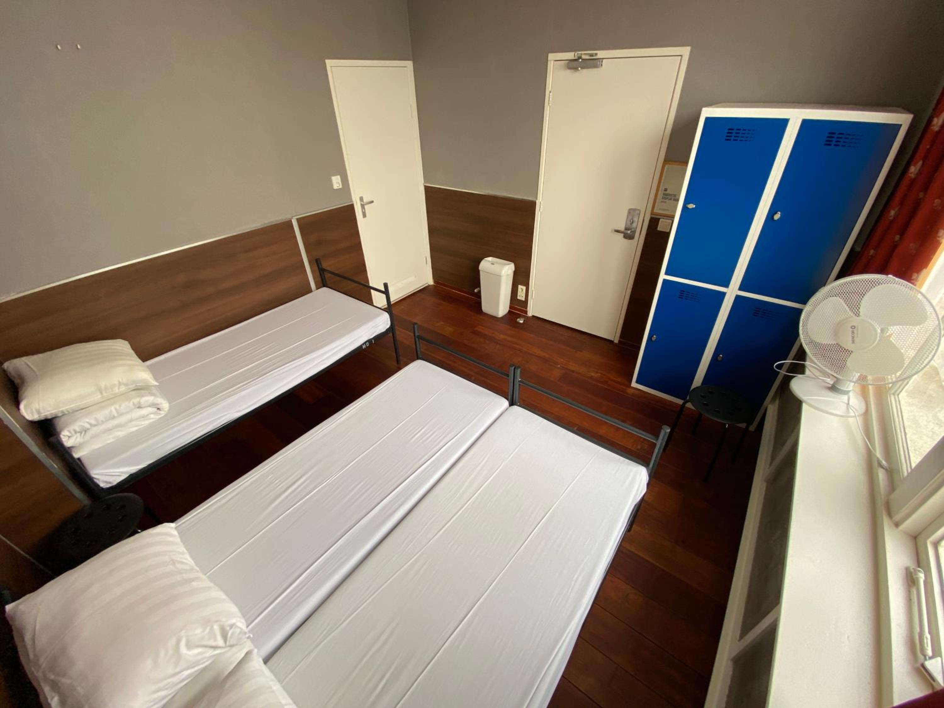 Triple Room with Private Bathroom photo 2