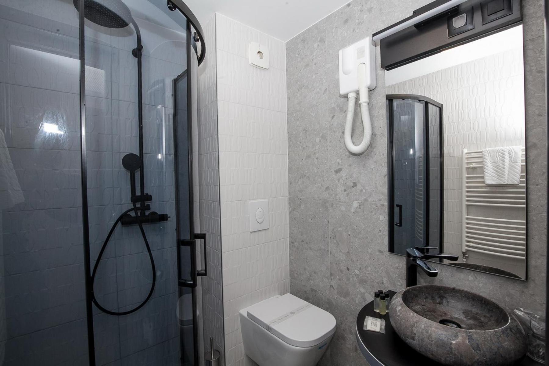 Comfort Double Room with Balcony and Sea View - Photo 2