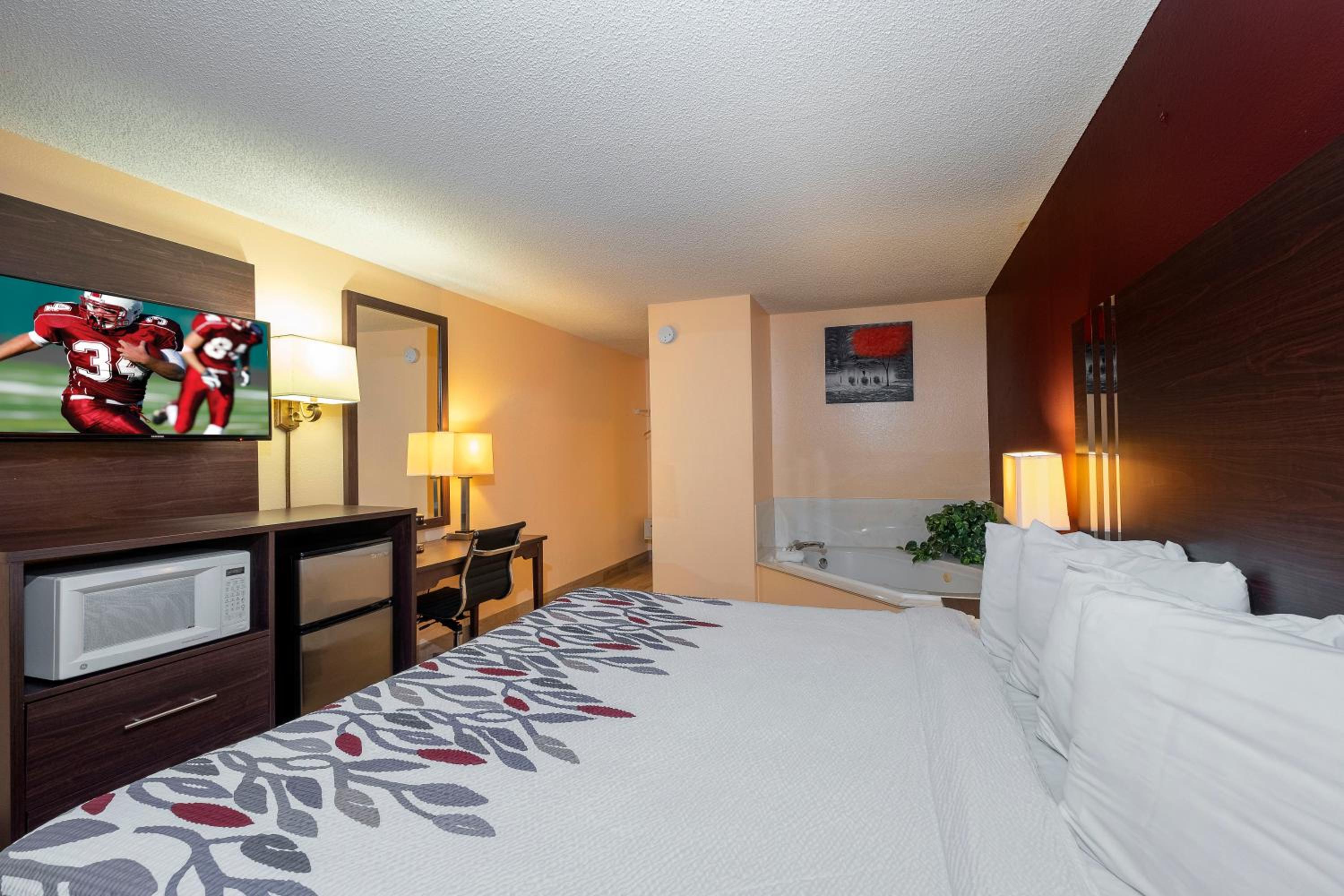 Superior King Room with Jetted Tub Non-Smoking - Photo 1