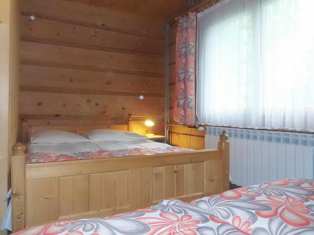 Quadruple Room with Private Bathroom photo 3