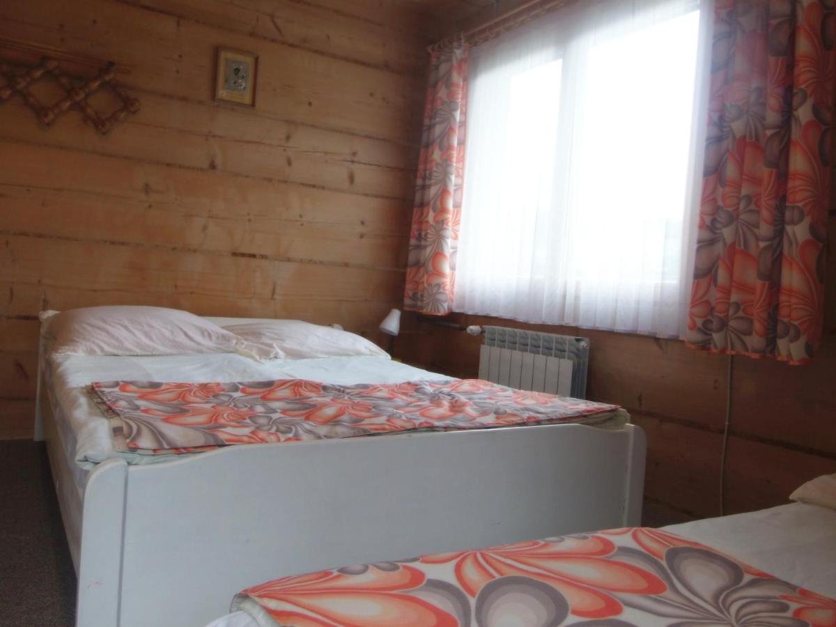 Quadruple Room with Private Bathroom photo 3