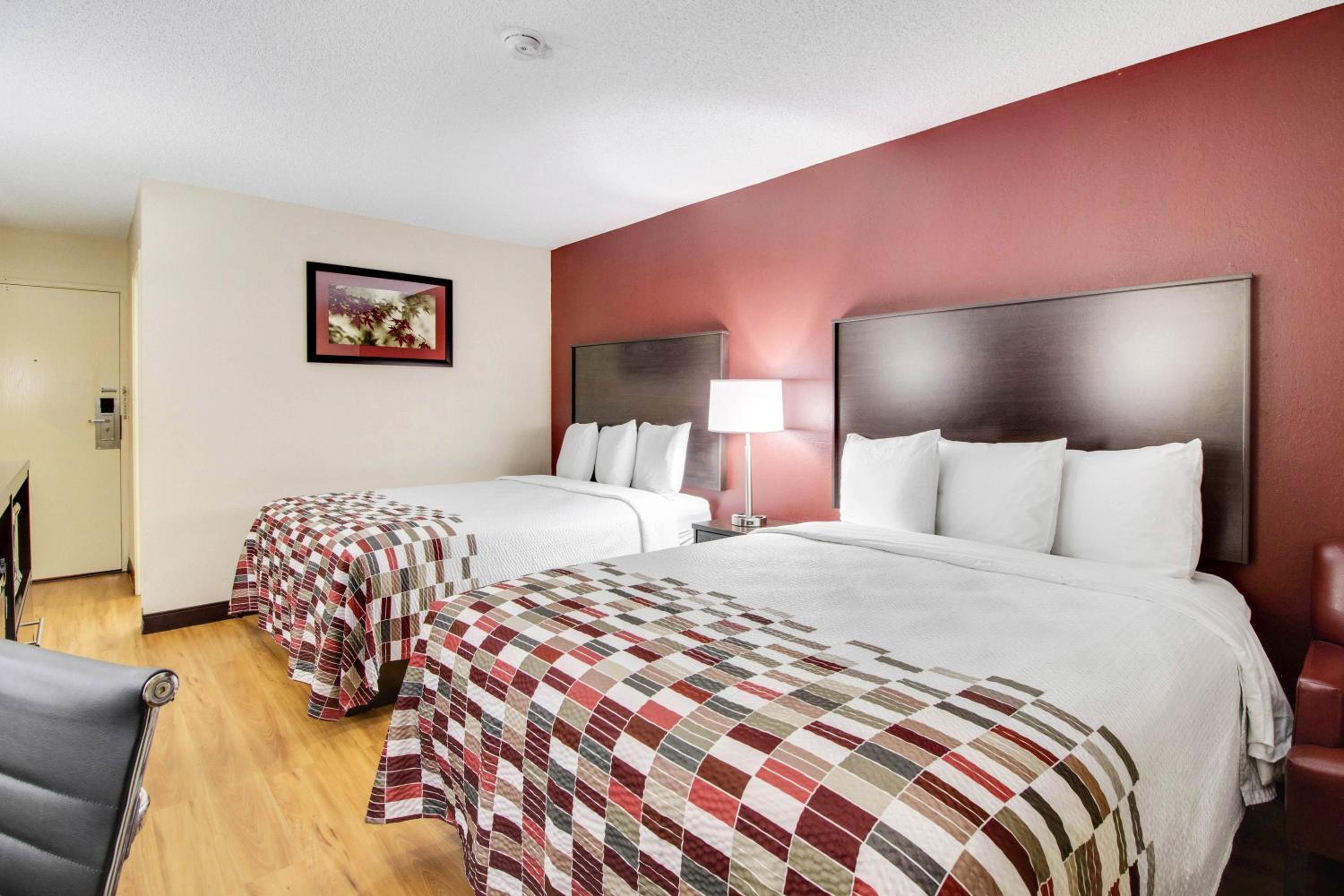 Deluxe Room with Two Queen Beds Non-Smoking photo 1