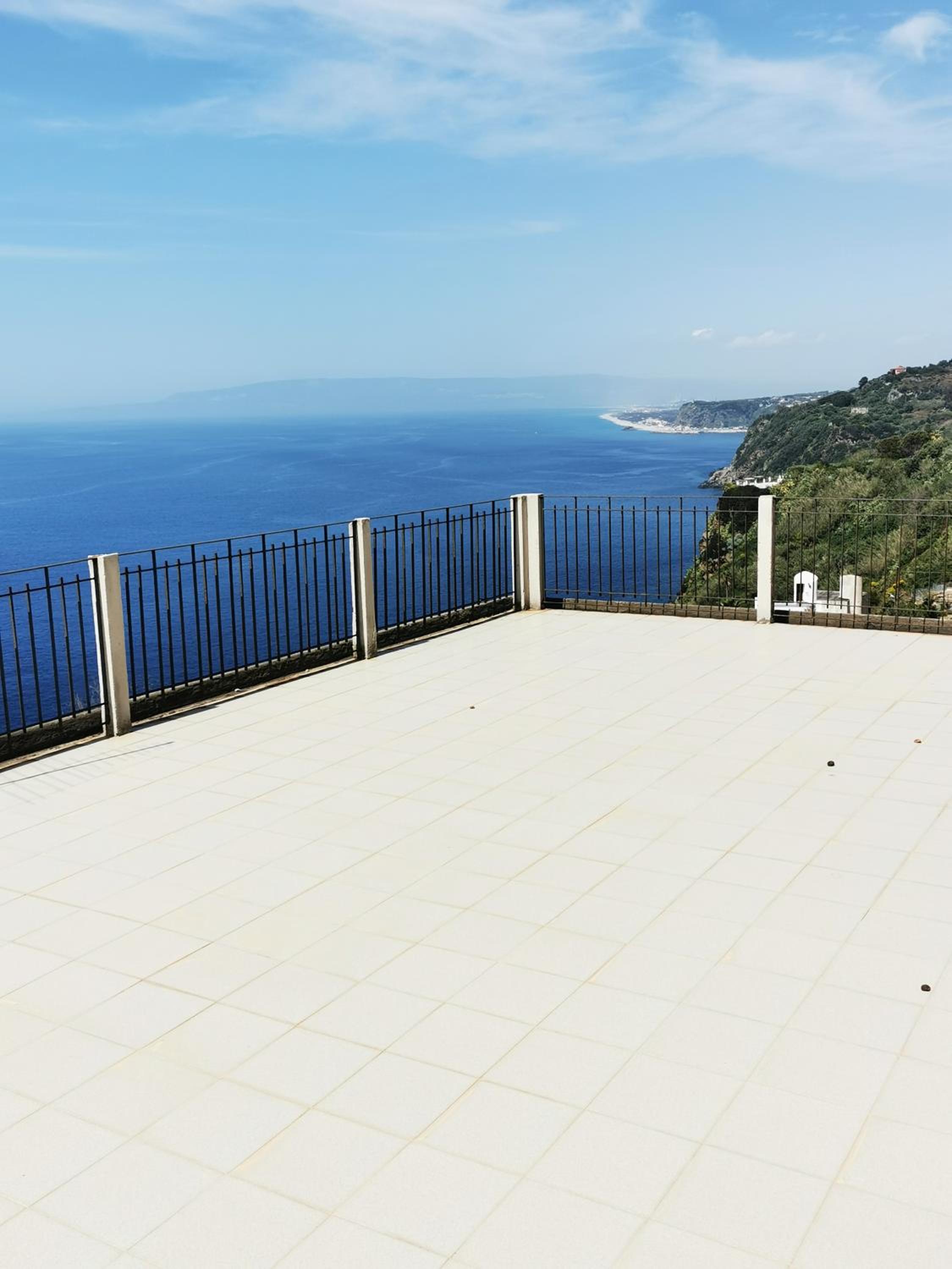 Apartment with Sea View - Photo 48