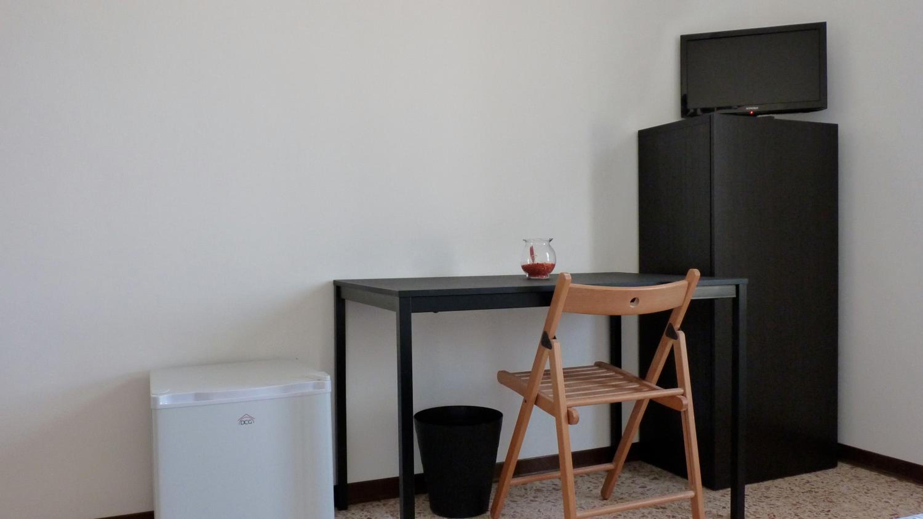 Double Room - Photo 9
