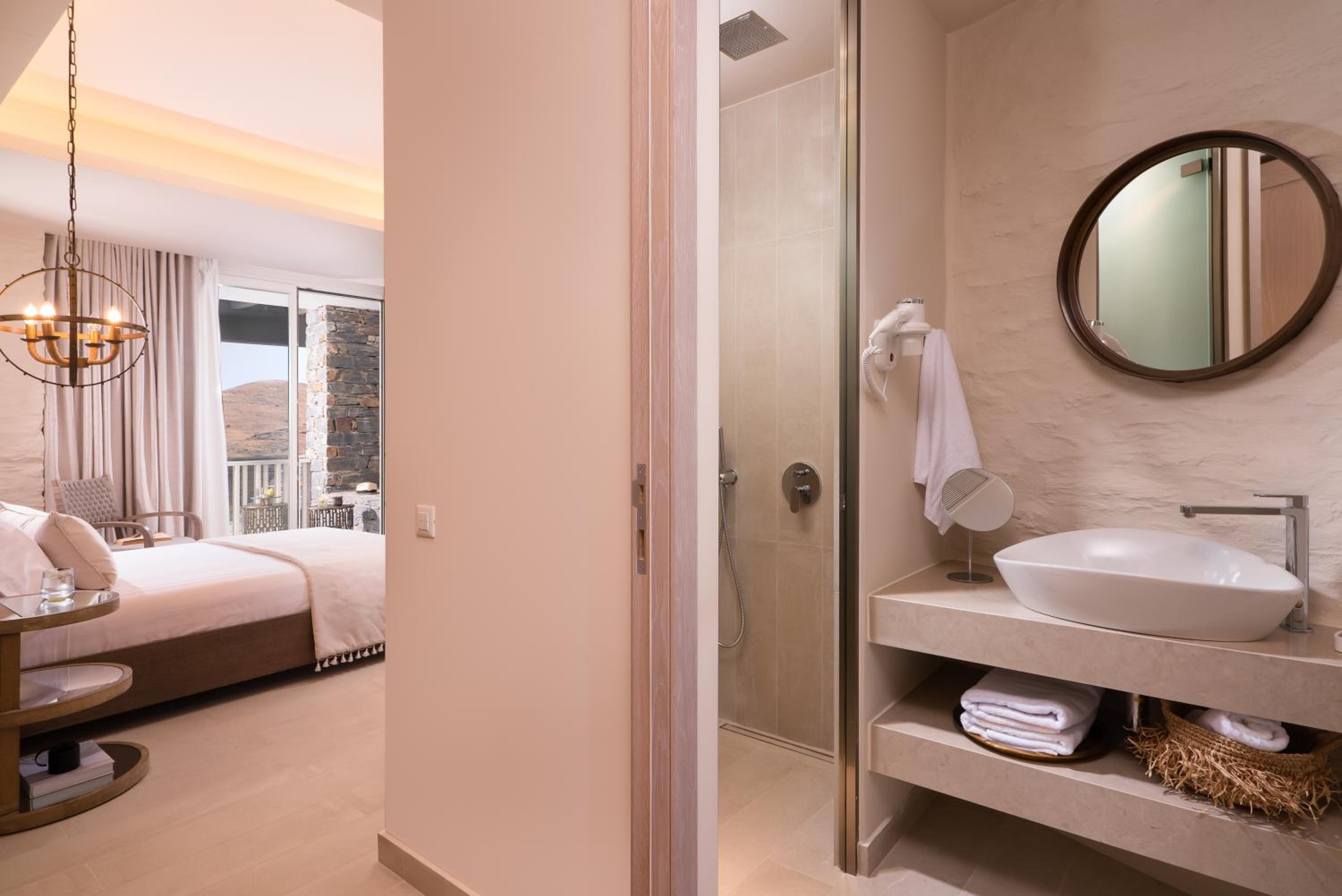 Oasis Suite - Photo 2