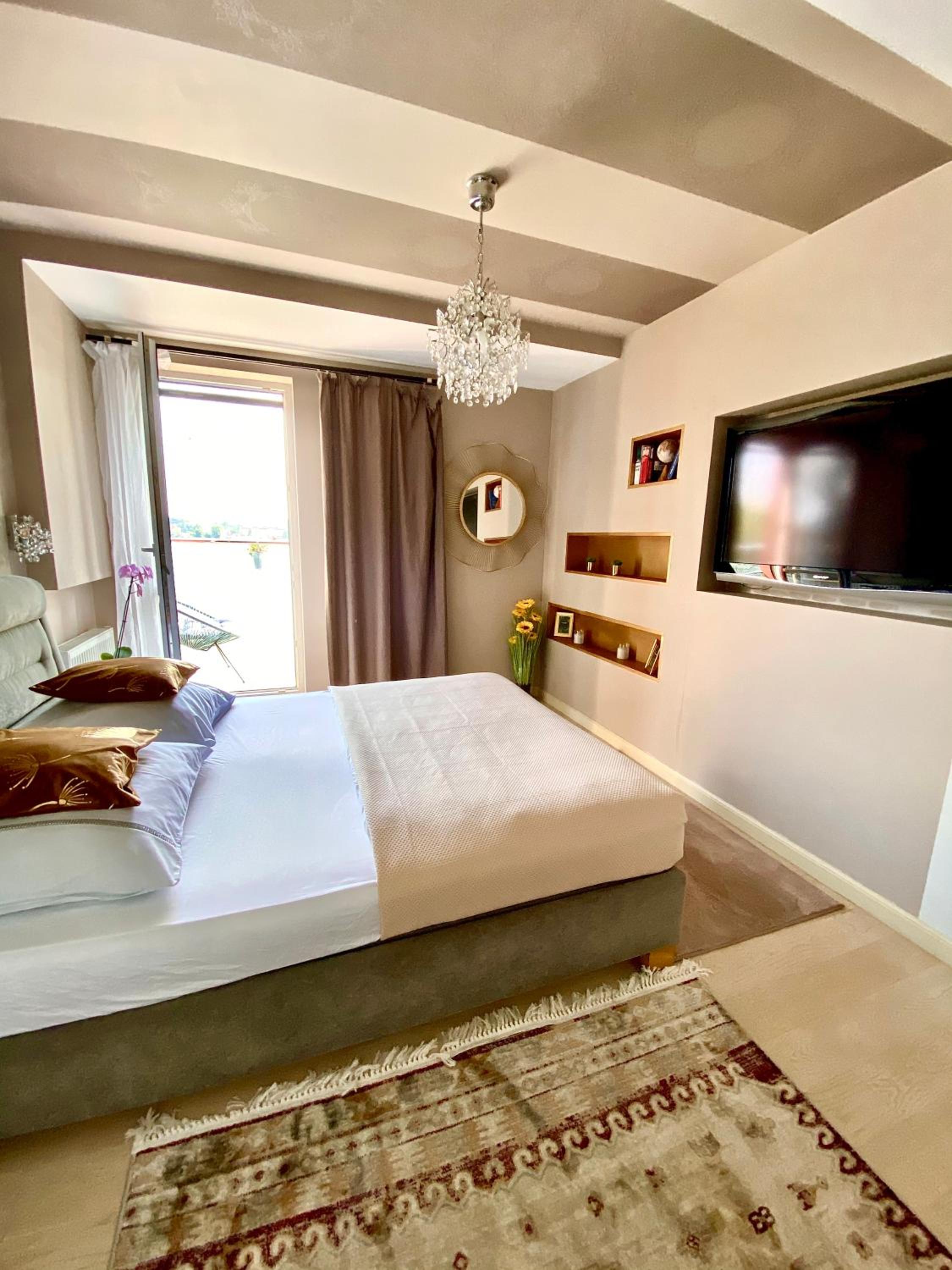 Three-Bedroom Apartment - Photo 42