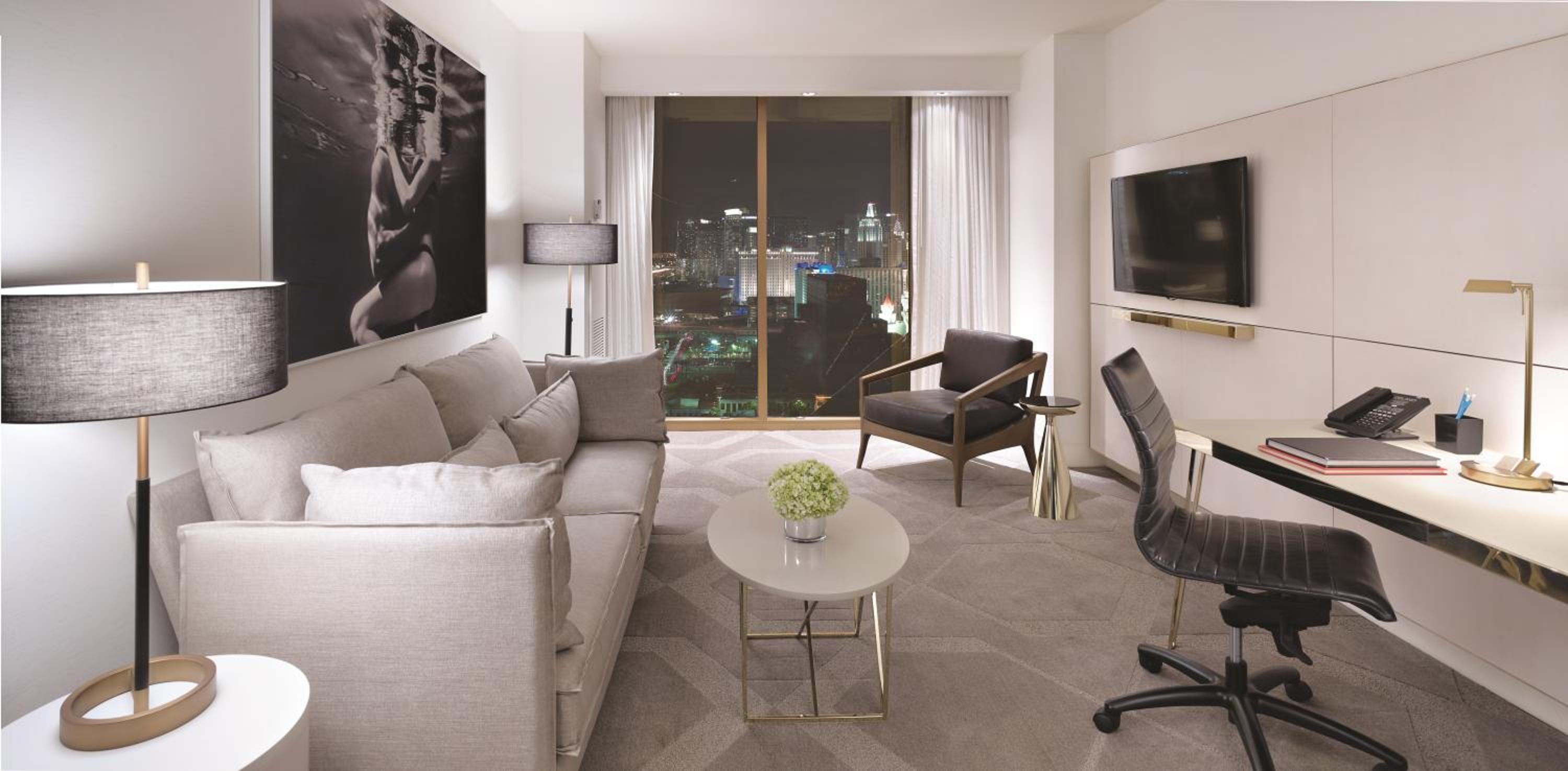 W Escape Strip View King Suite photo 2