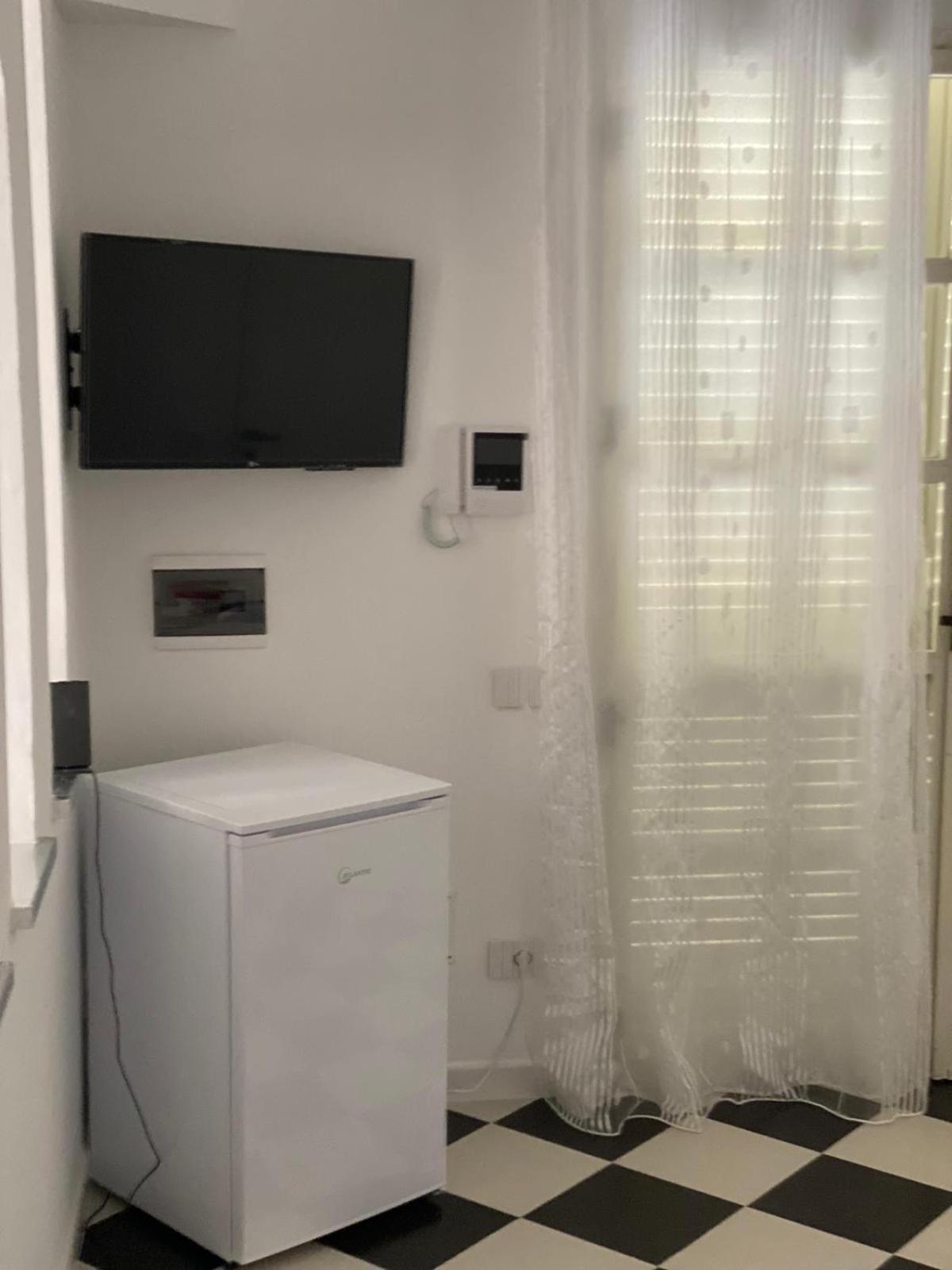 Deluxe Double or Twin Room - Photo 10