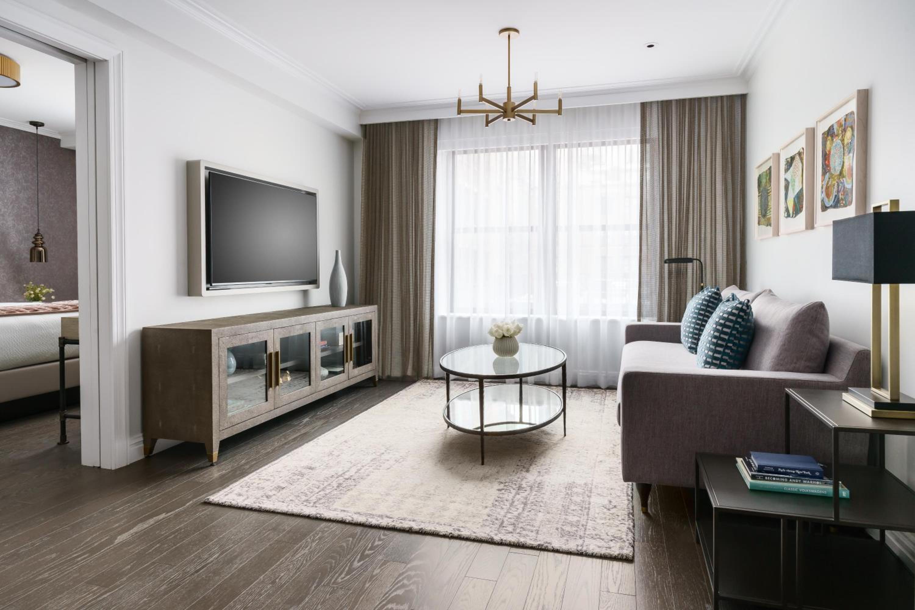 One-Bedroom King Suite photo 2
