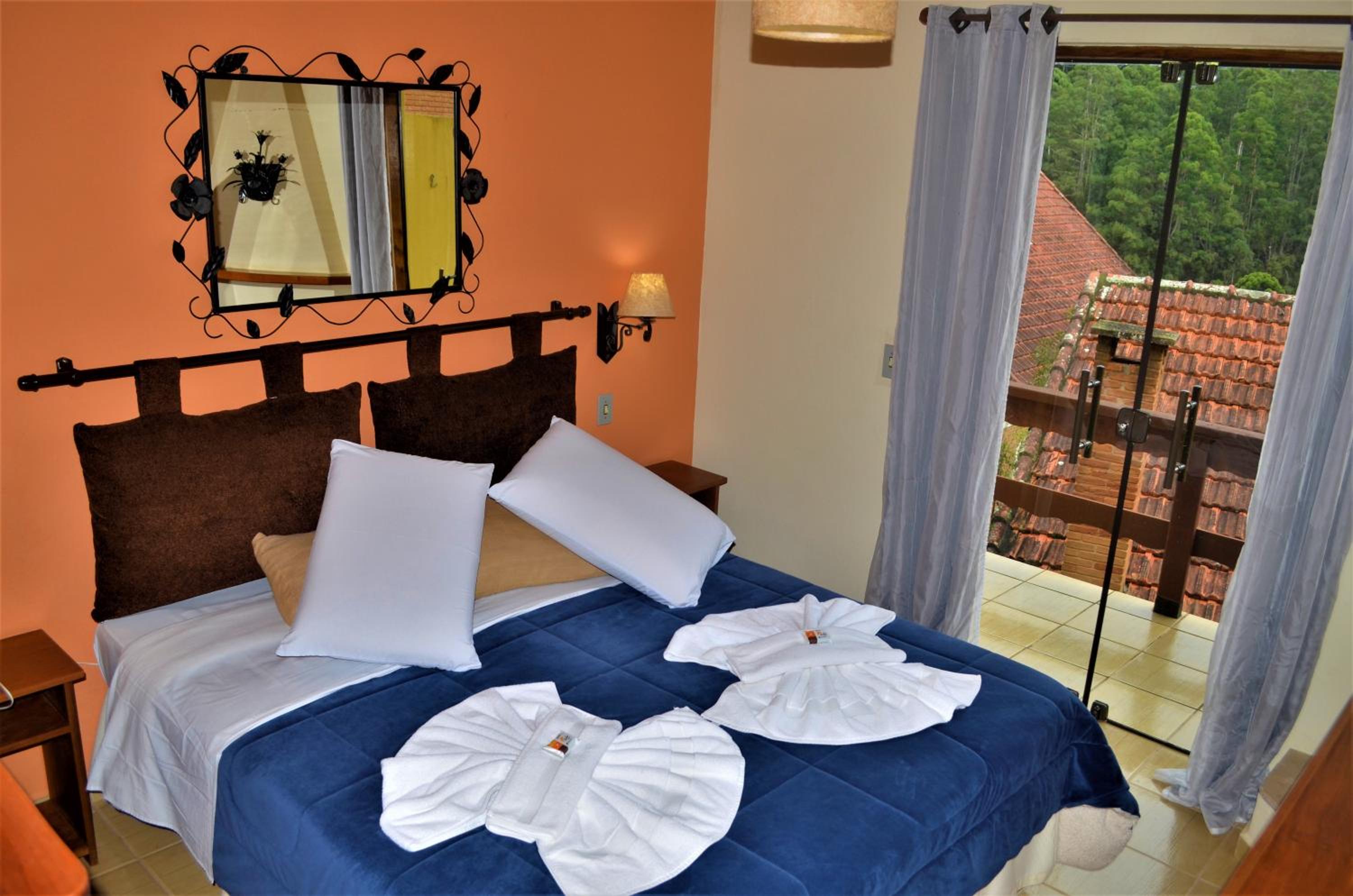 Suite with Balcony - Photo 7
