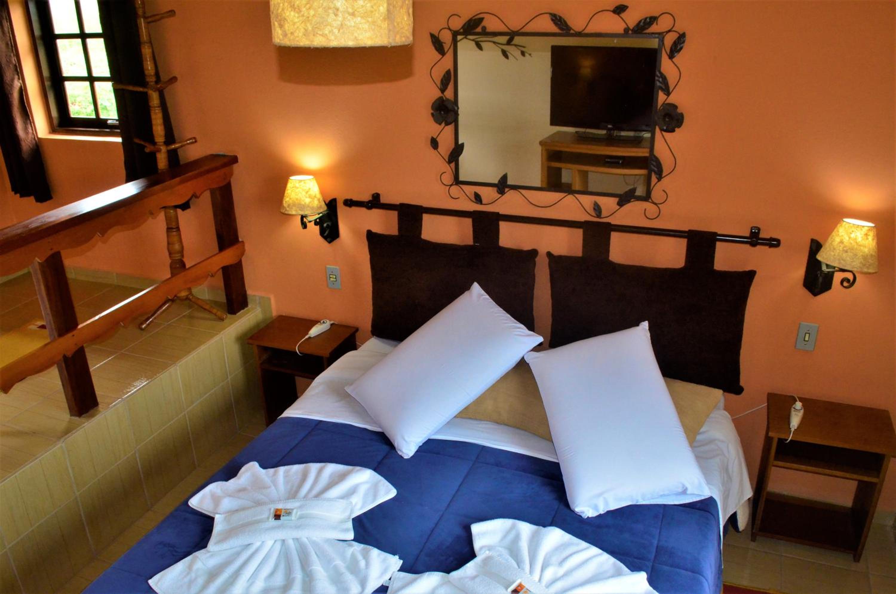 Suite with Balcony - Photo 6