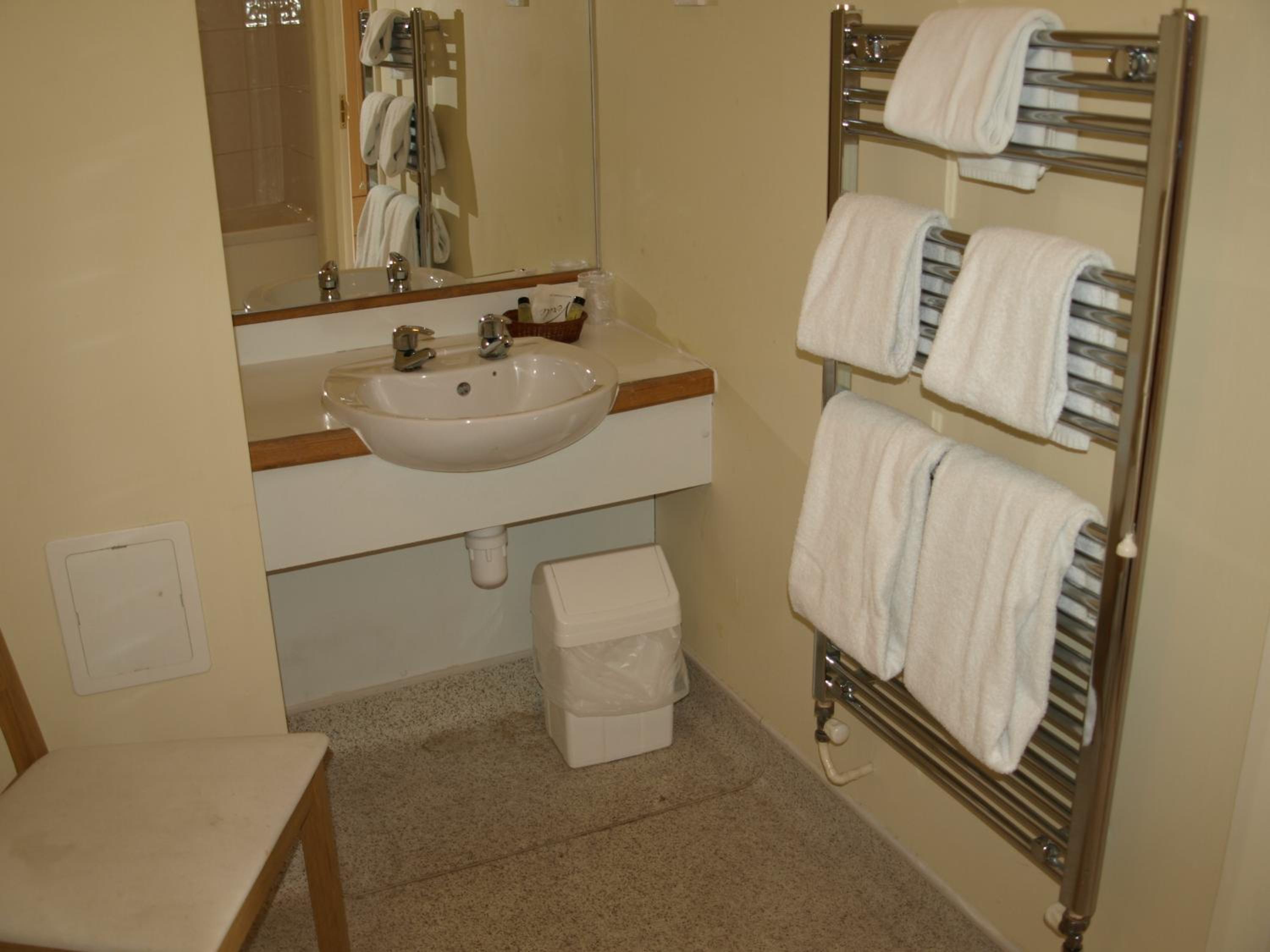 Room 4 - Double/Twin Room photo 3
