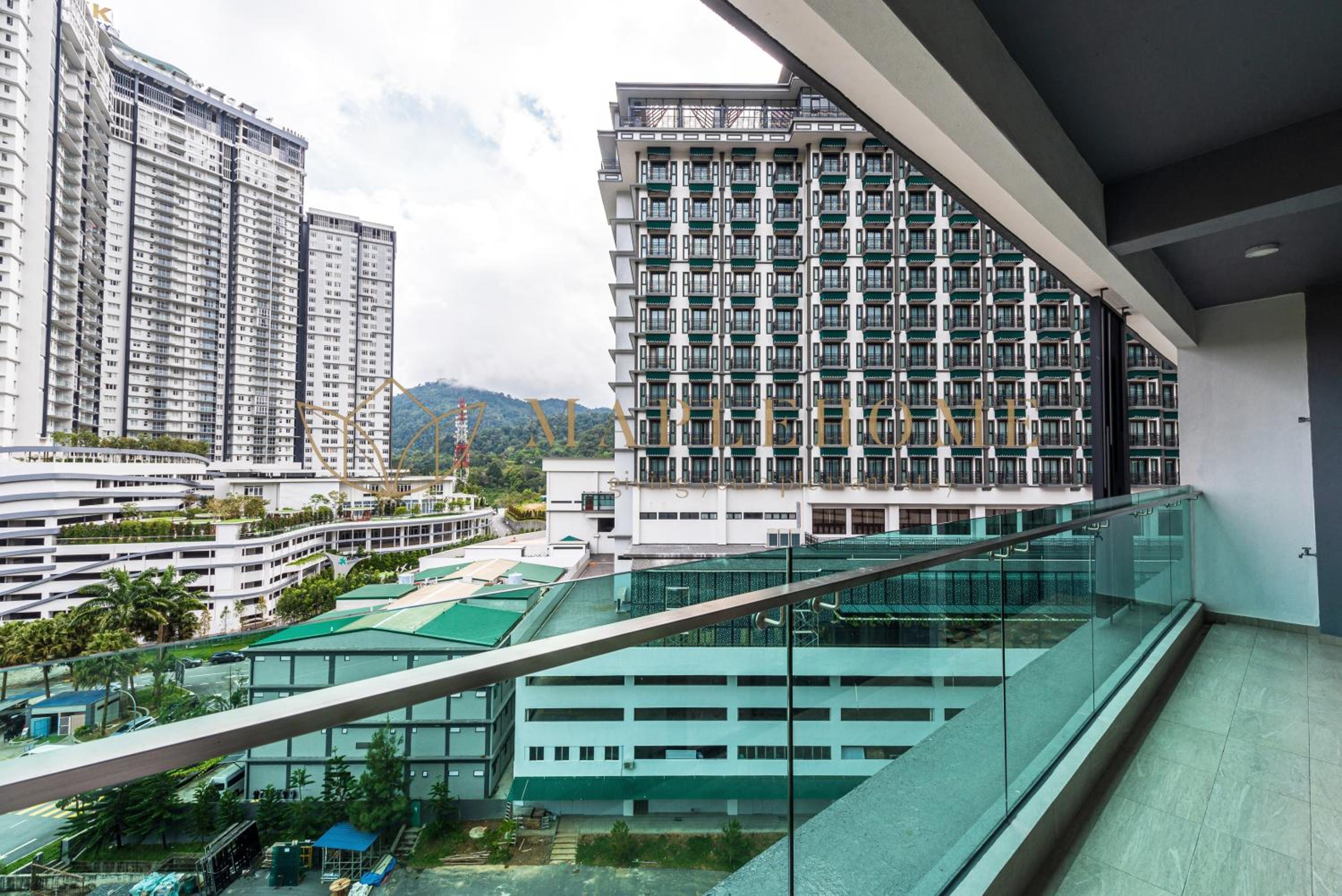 Balcony King Suite - Photo 16