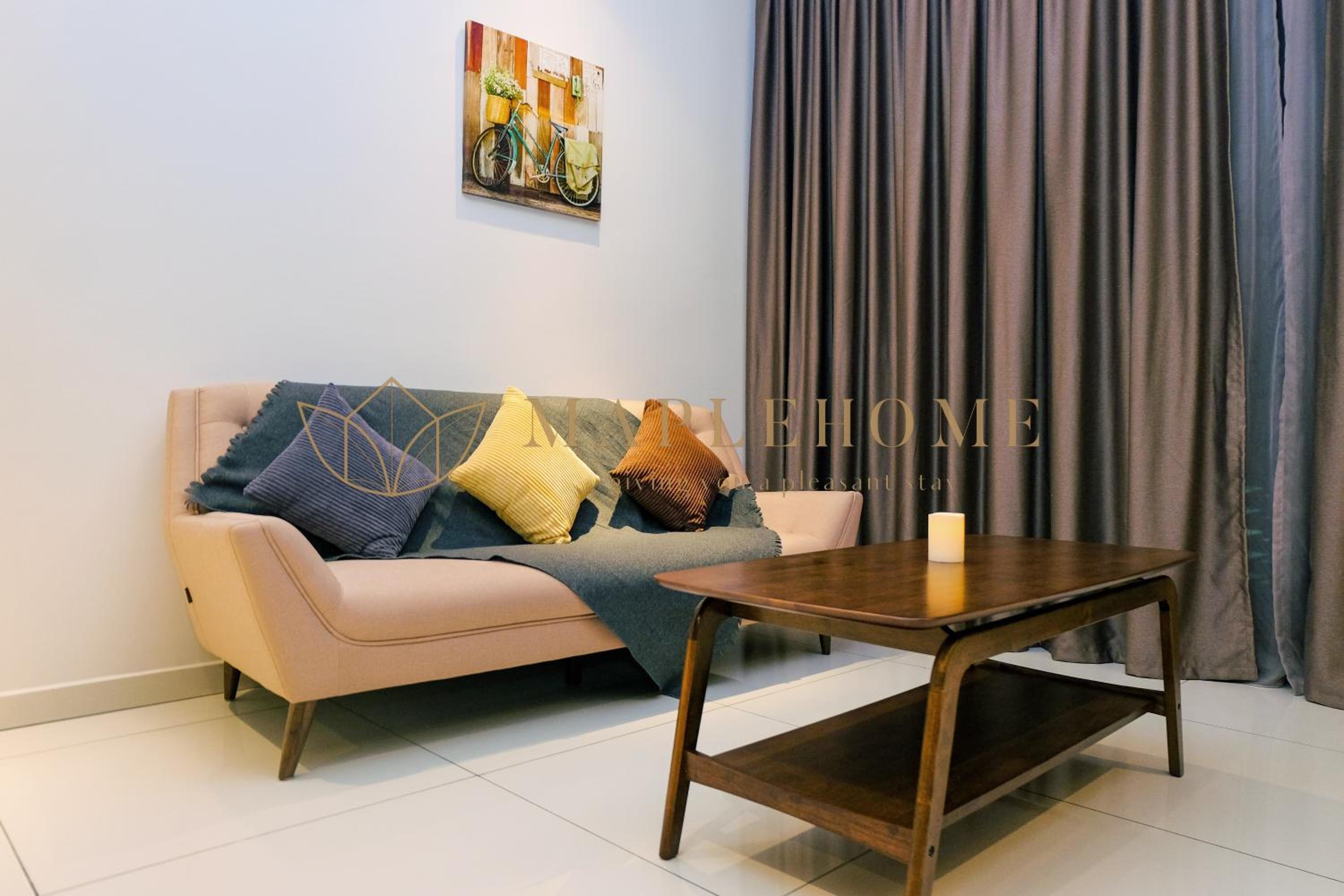 Balcony King Suite - Photo 8
