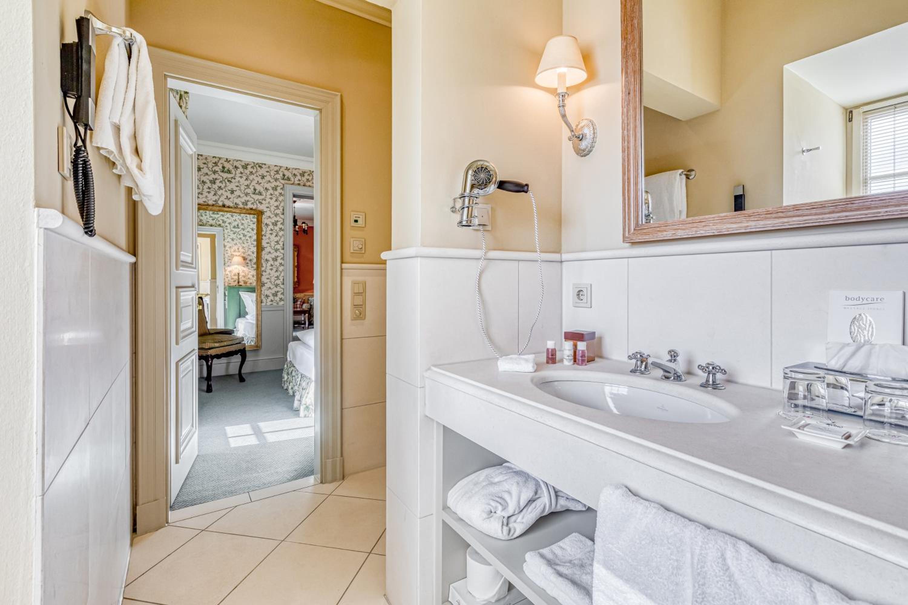 Deluxe Junior Suite Hunting Lodge photo